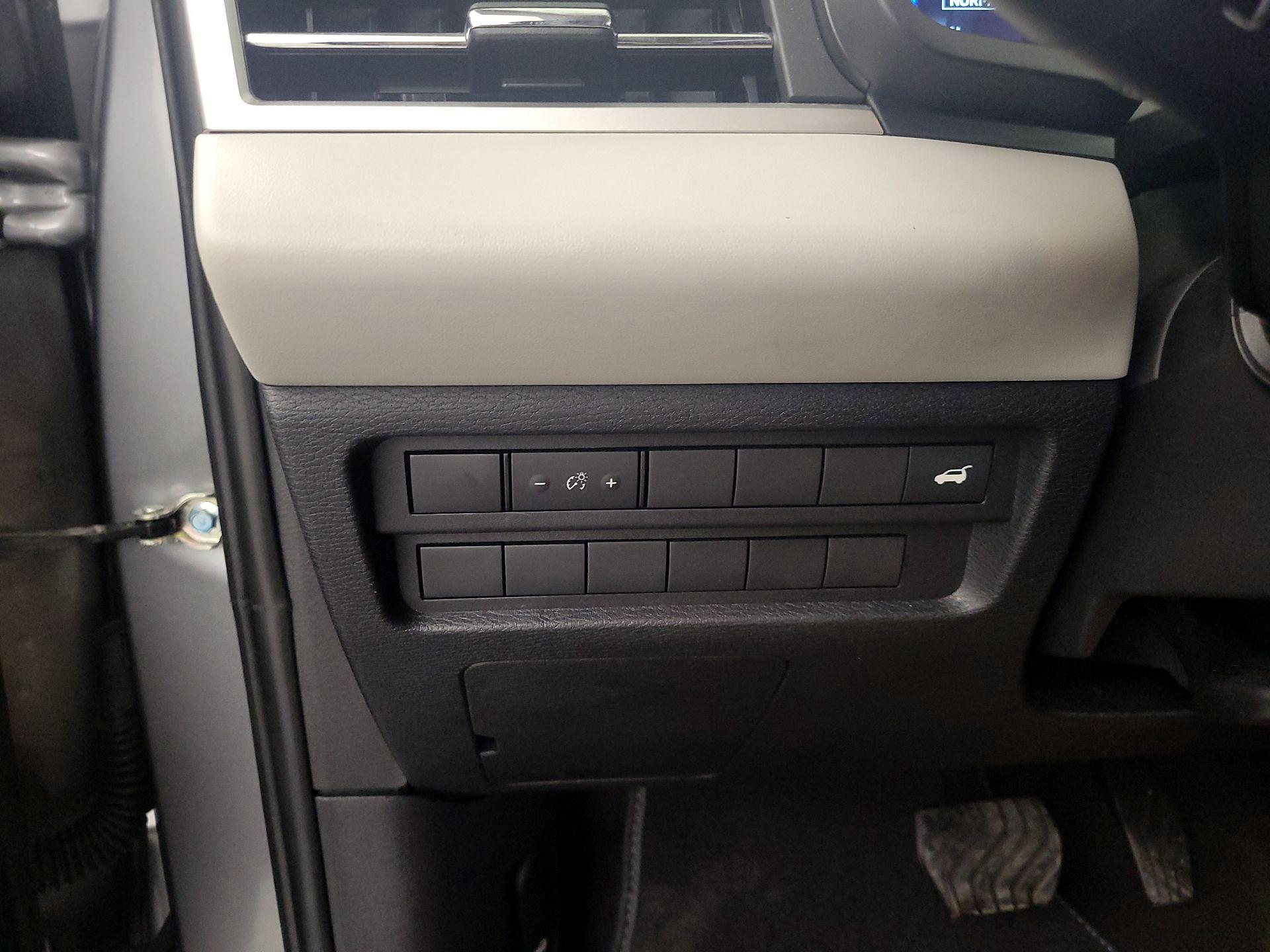 Thumbnail: 2023 Mitsubishi Outlander - 13