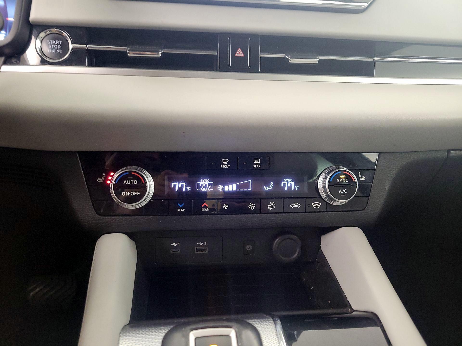 Thumbnail: 2023 Mitsubishi Outlander - 17