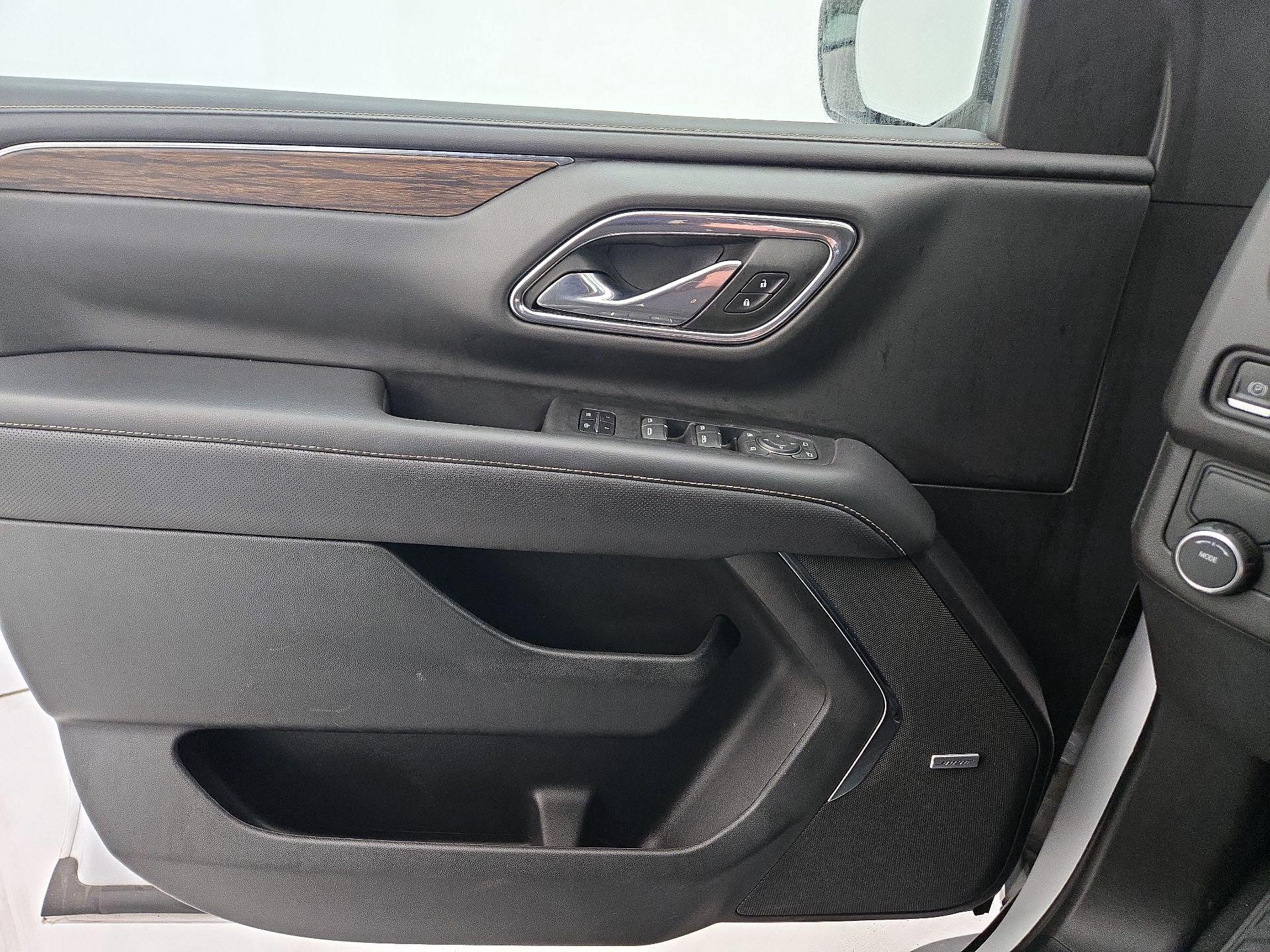 Thumbnail: 2023 Chevrolet Suburban - 12