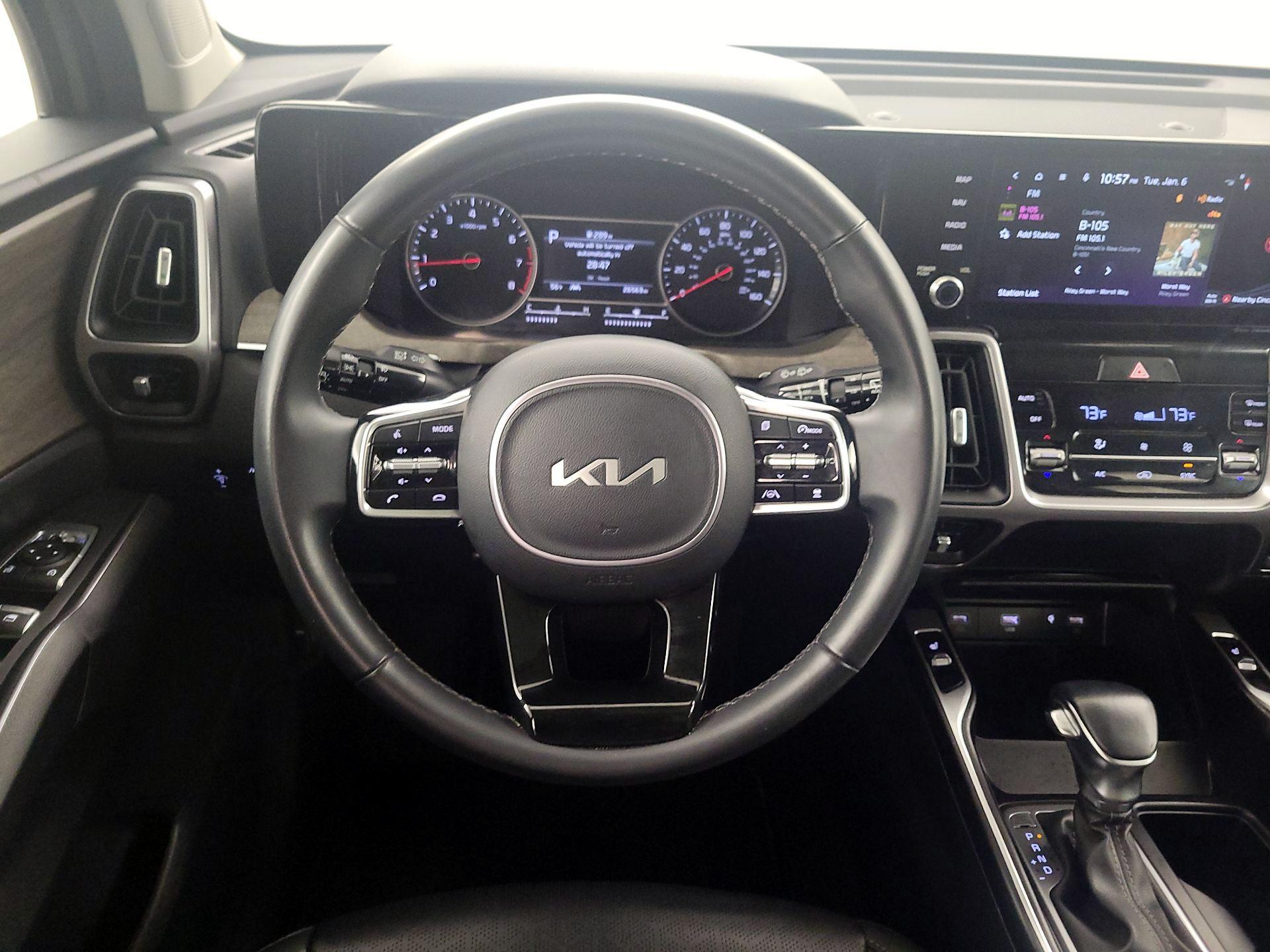 Thumbnail: 2023 Kia Sorento - 10