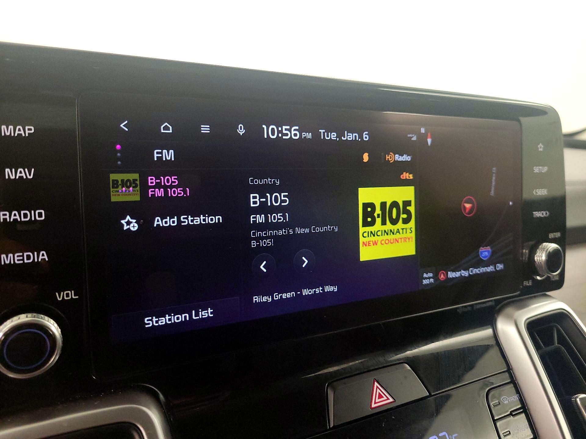 Thumbnail: 2023 Kia Sorento - 16