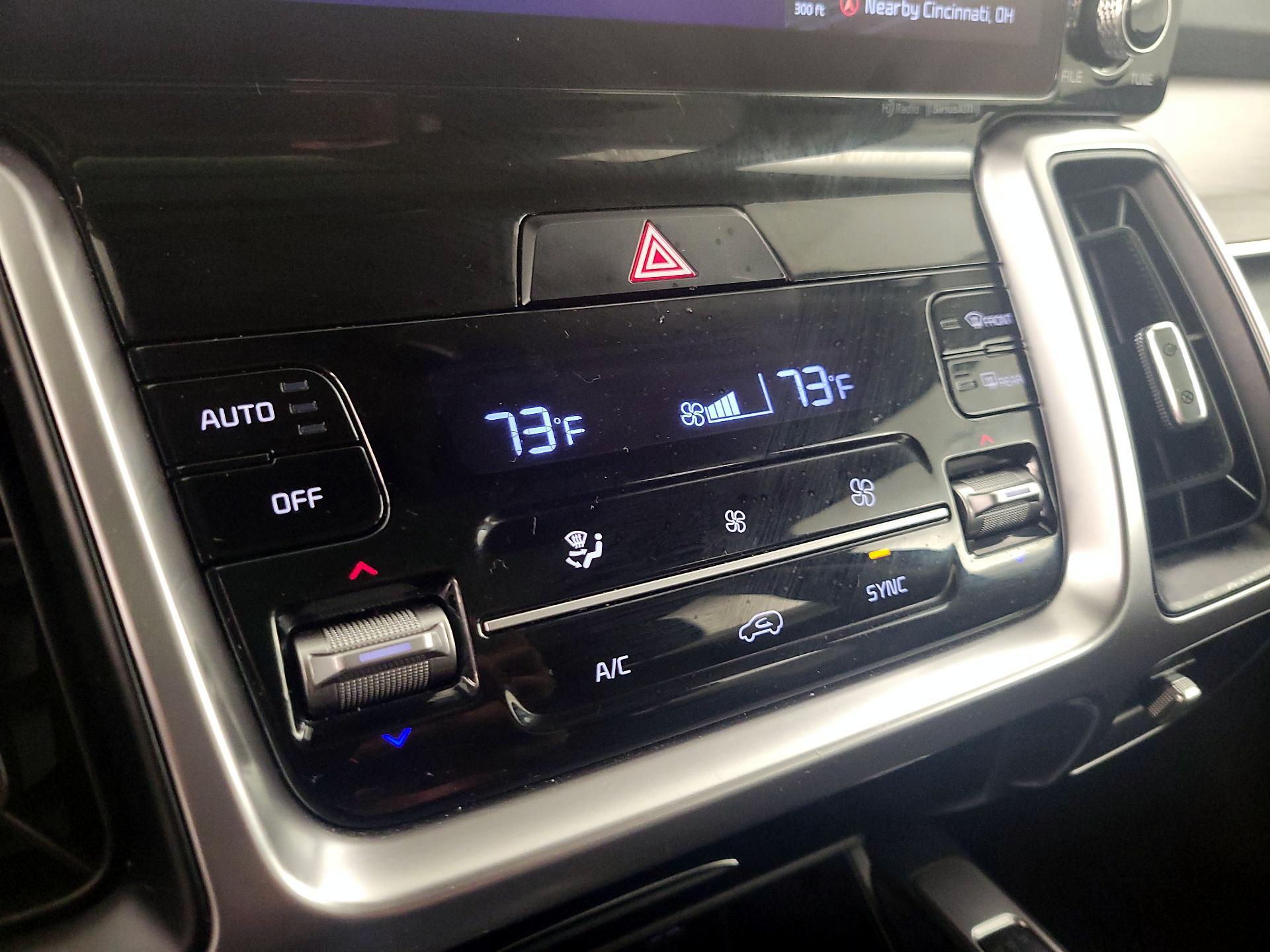 Thumbnail: 2023 Kia Sorento - 17