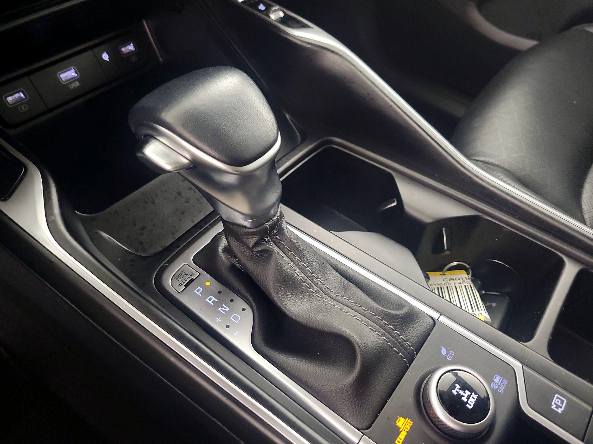 Thumbnail: 2023 Kia Sorento - 18