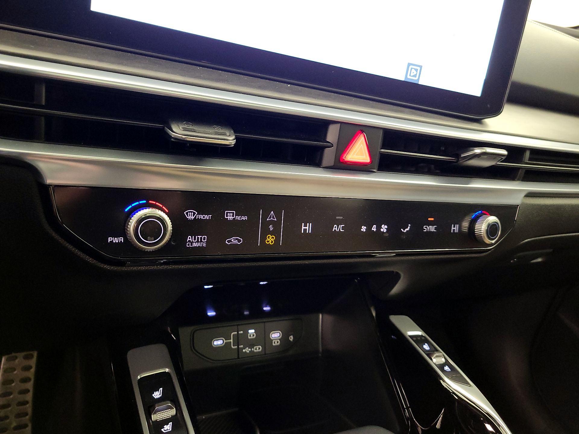 Thumbnail: 2024 Kia Sorento - 17