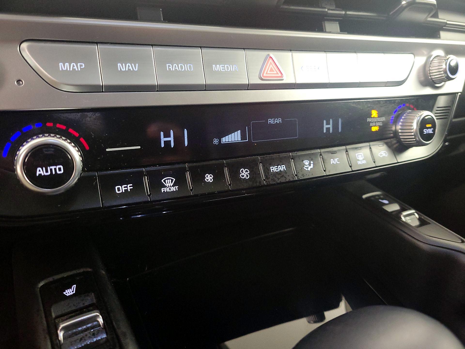 Thumbnail: 2023 Kia Telluride - 17