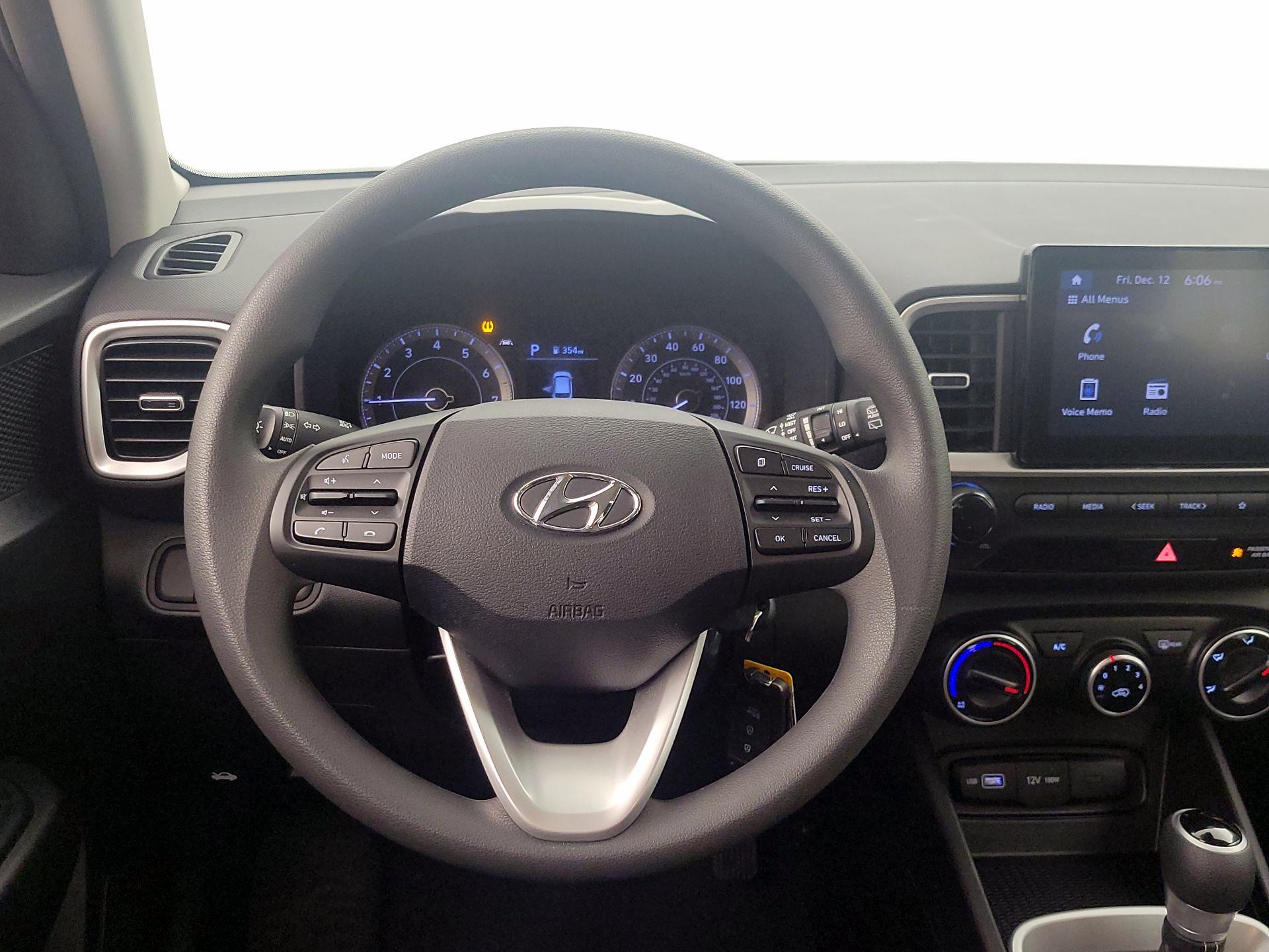 Thumbnail: 2022 Hyundai Venue - 10