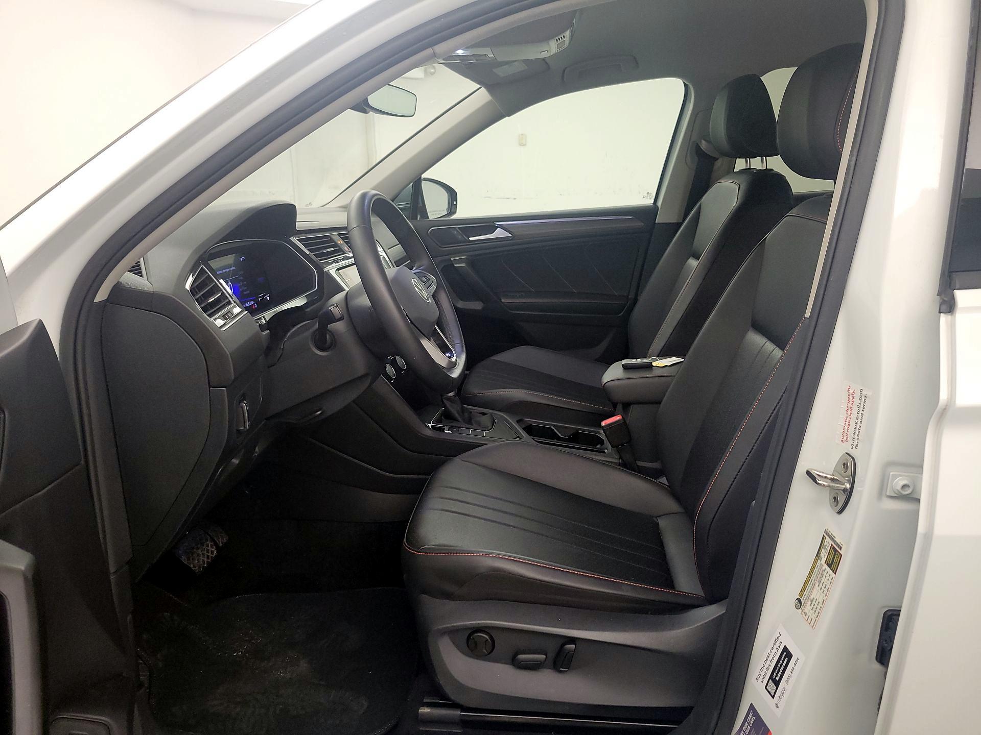 Thumbnail: 2024 Volkswagen Tiguan - 11