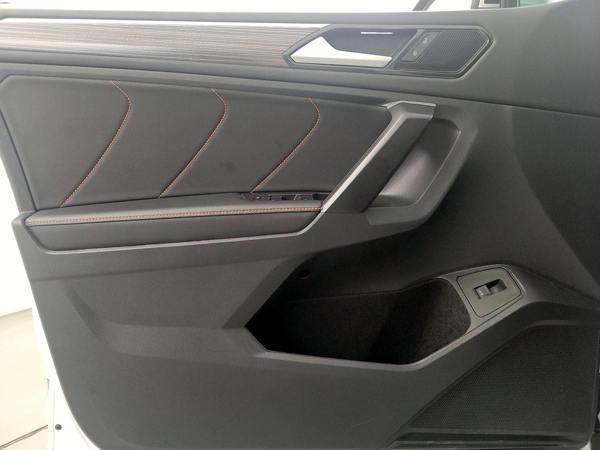 Thumbnail: 2024 Volkswagen Tiguan - 12