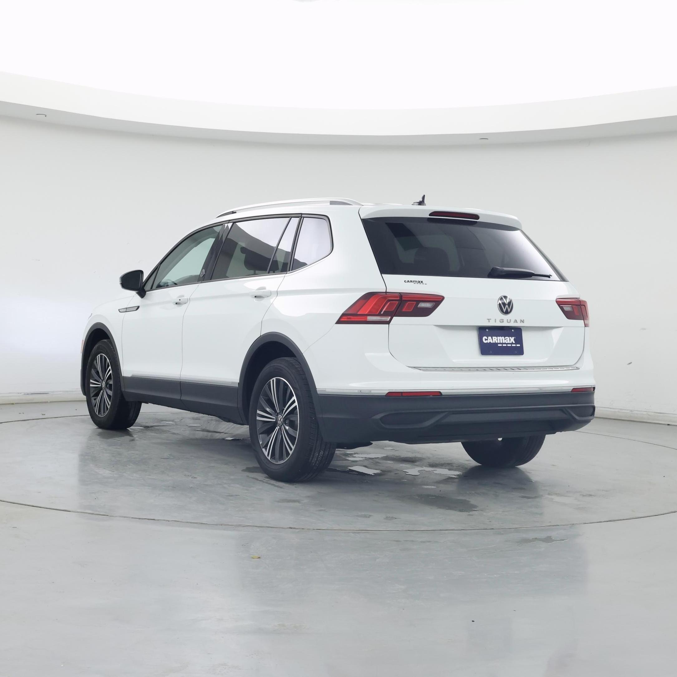 Thumbnail: 2024 Volkswagen Tiguan - 2