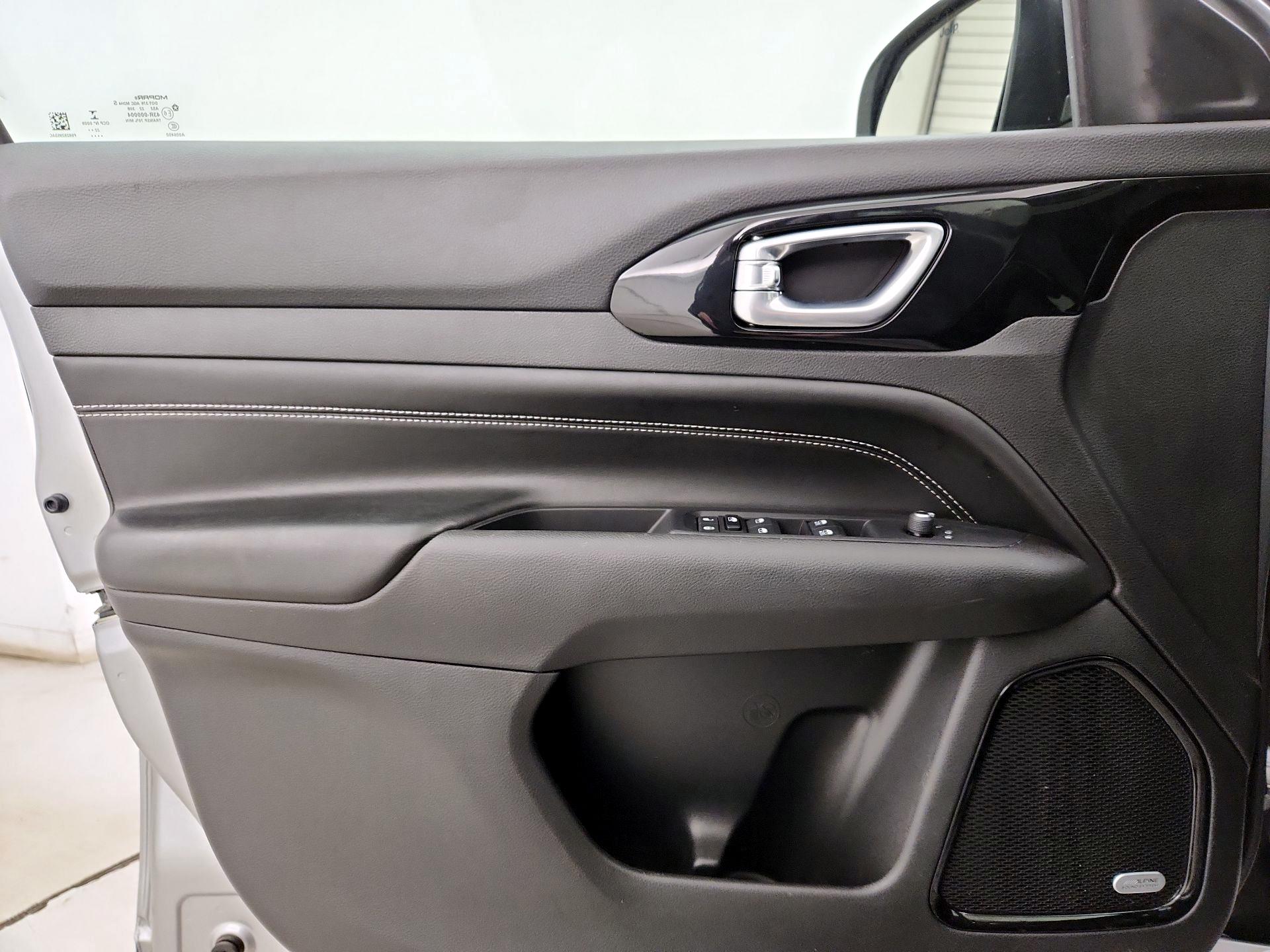 Thumbnail: 2022 Jeep Compass - 12