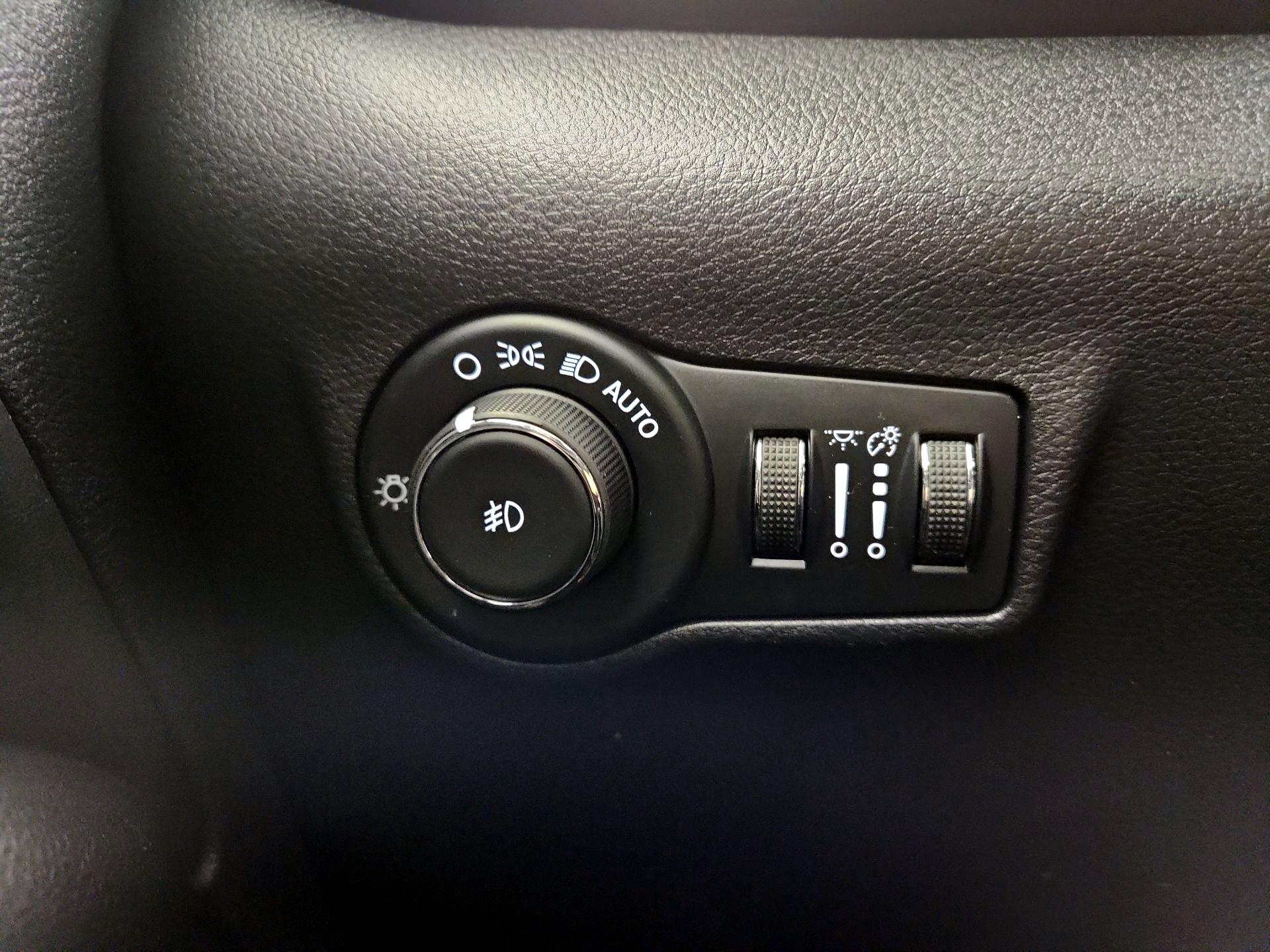 Thumbnail: 2022 Jeep Compass - 13