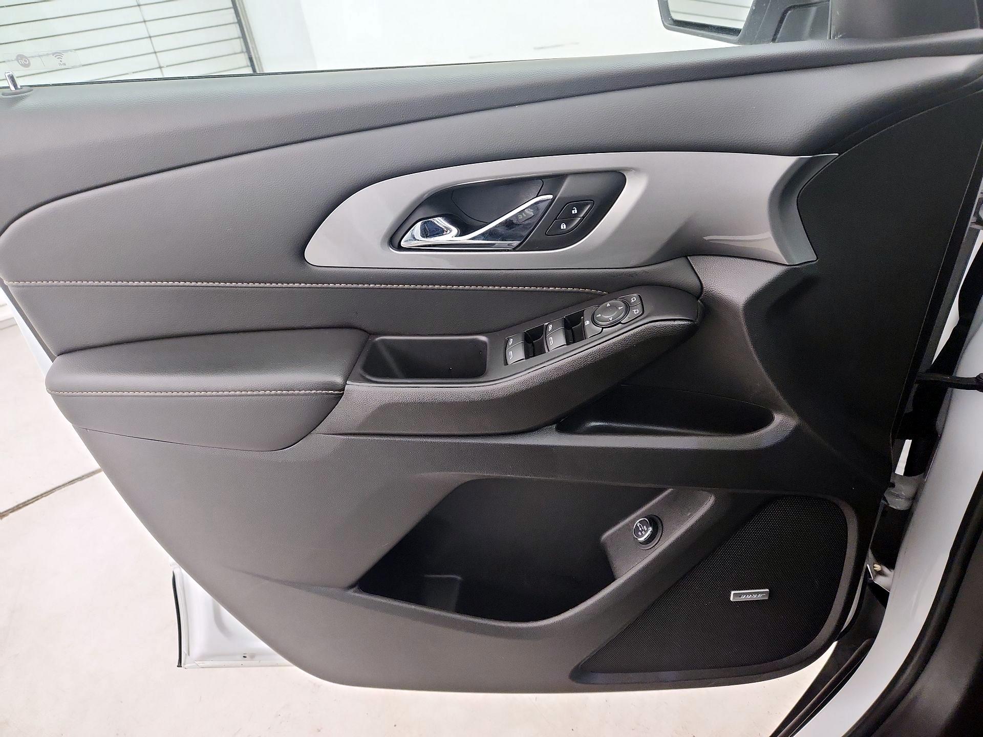 Thumbnail: 2021 Chevrolet Traverse - 12