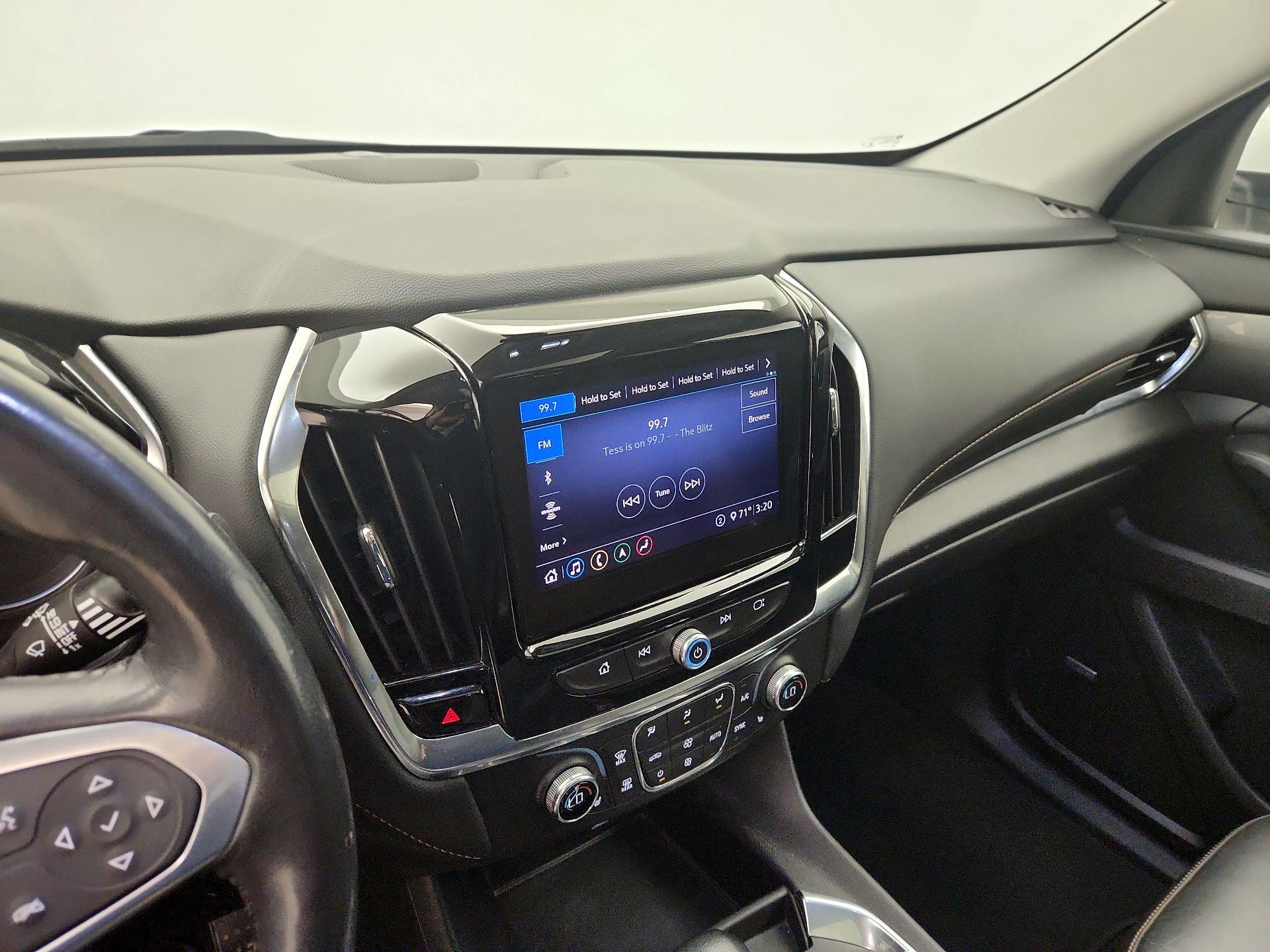 Thumbnail: 2021 Chevrolet Traverse - 16