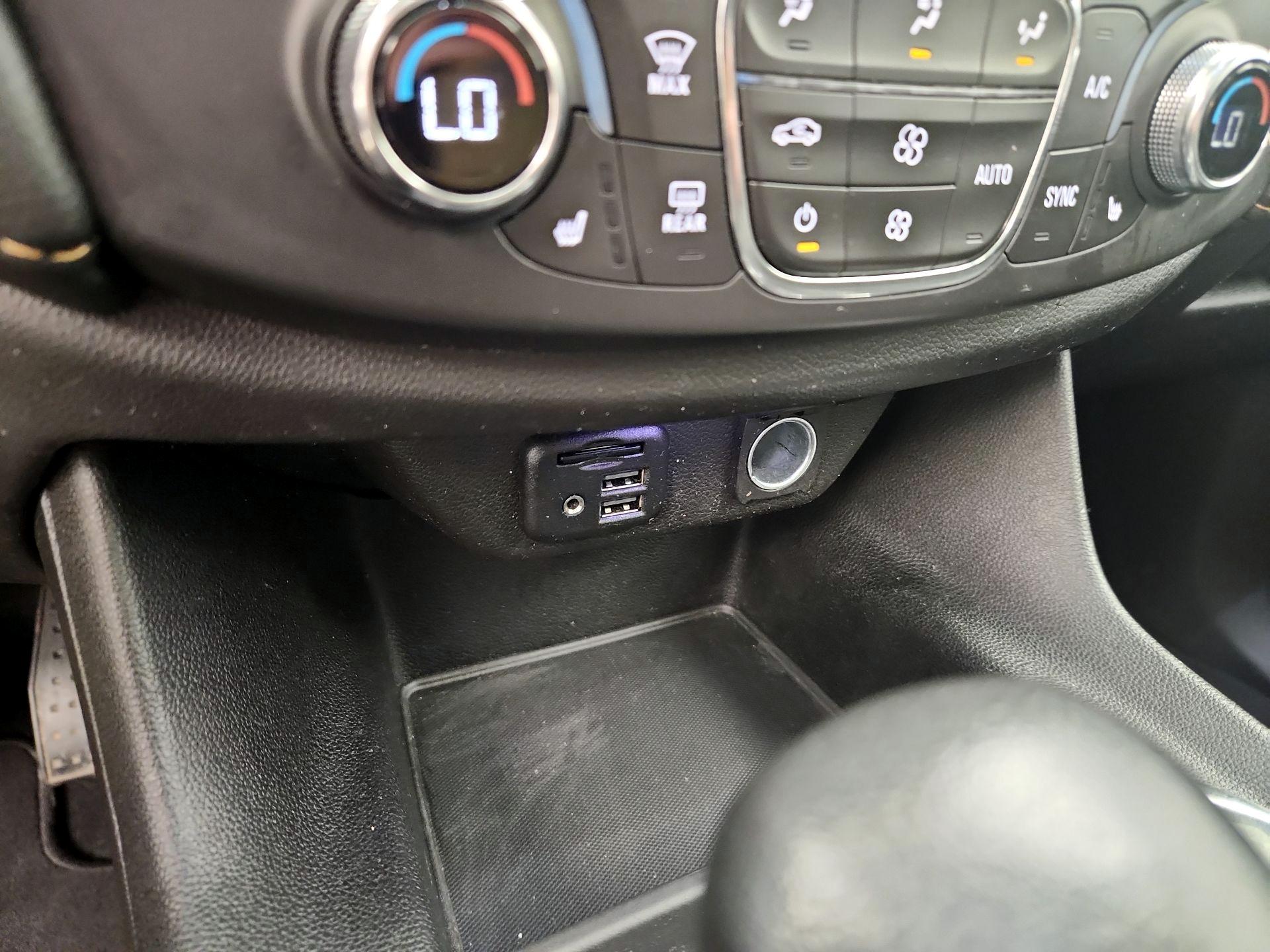 Thumbnail: 2021 Chevrolet Traverse - 19