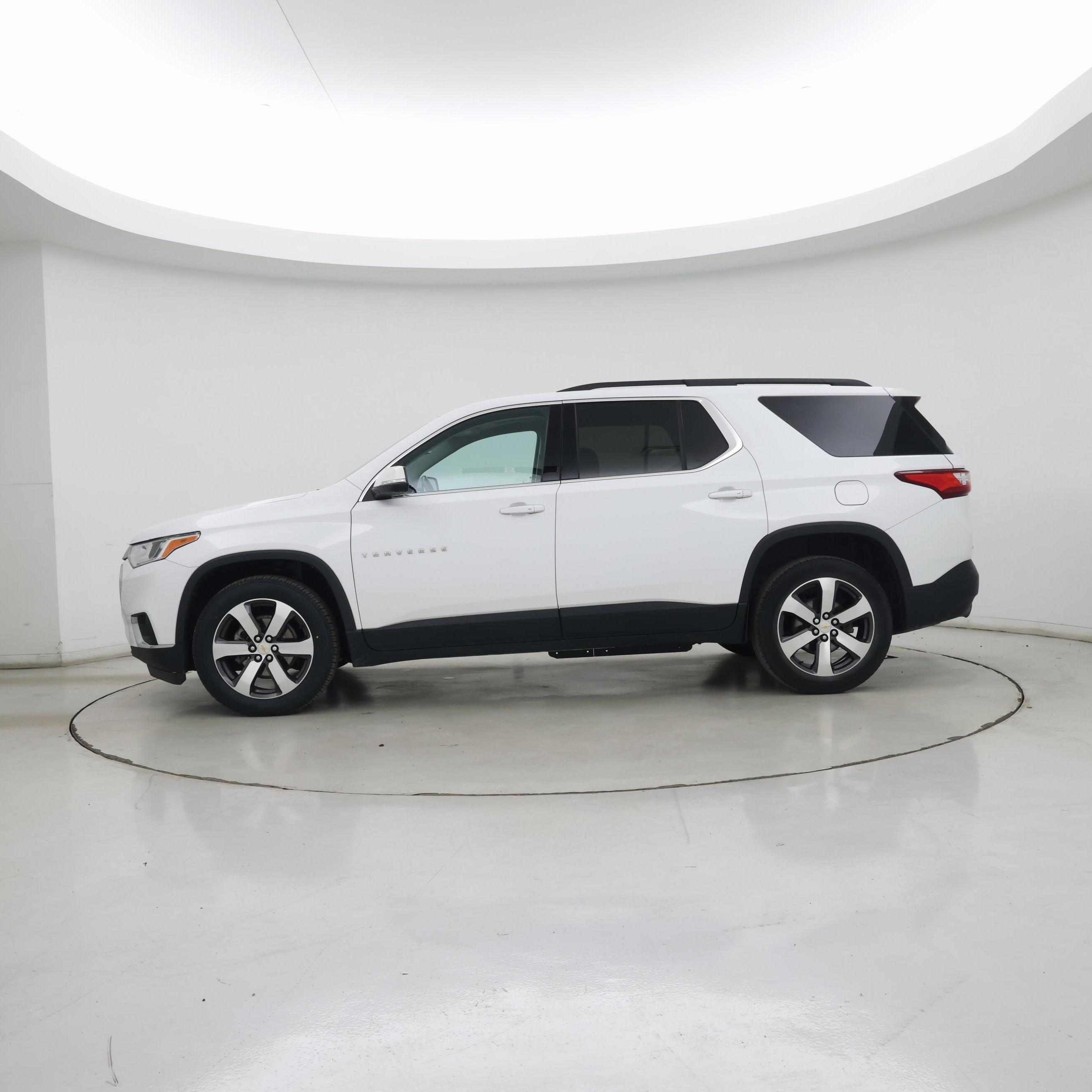 Thumbnail: 2021 Chevrolet Traverse - 3