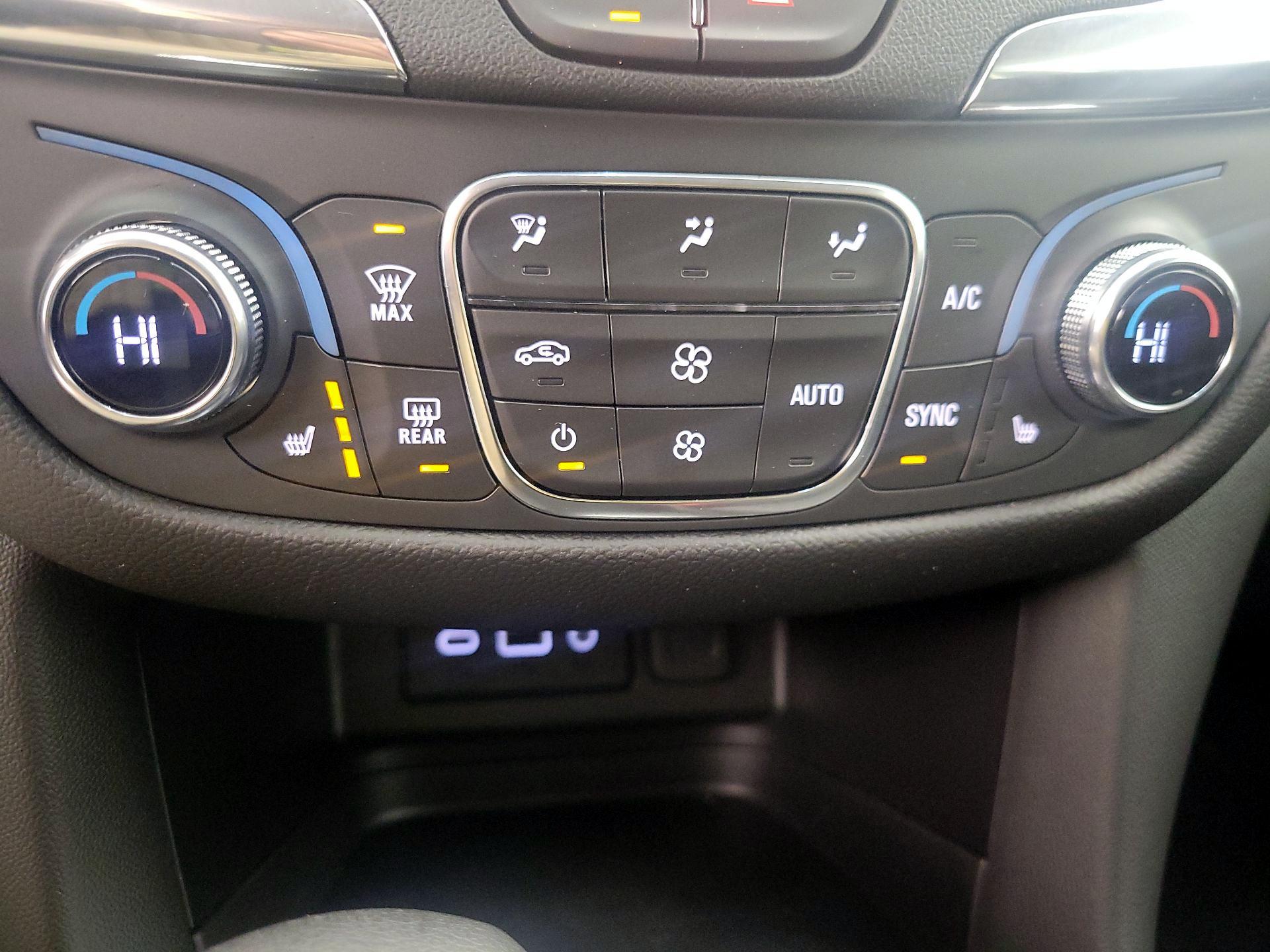 Thumbnail: 2022 Chevrolet Equinox - 16