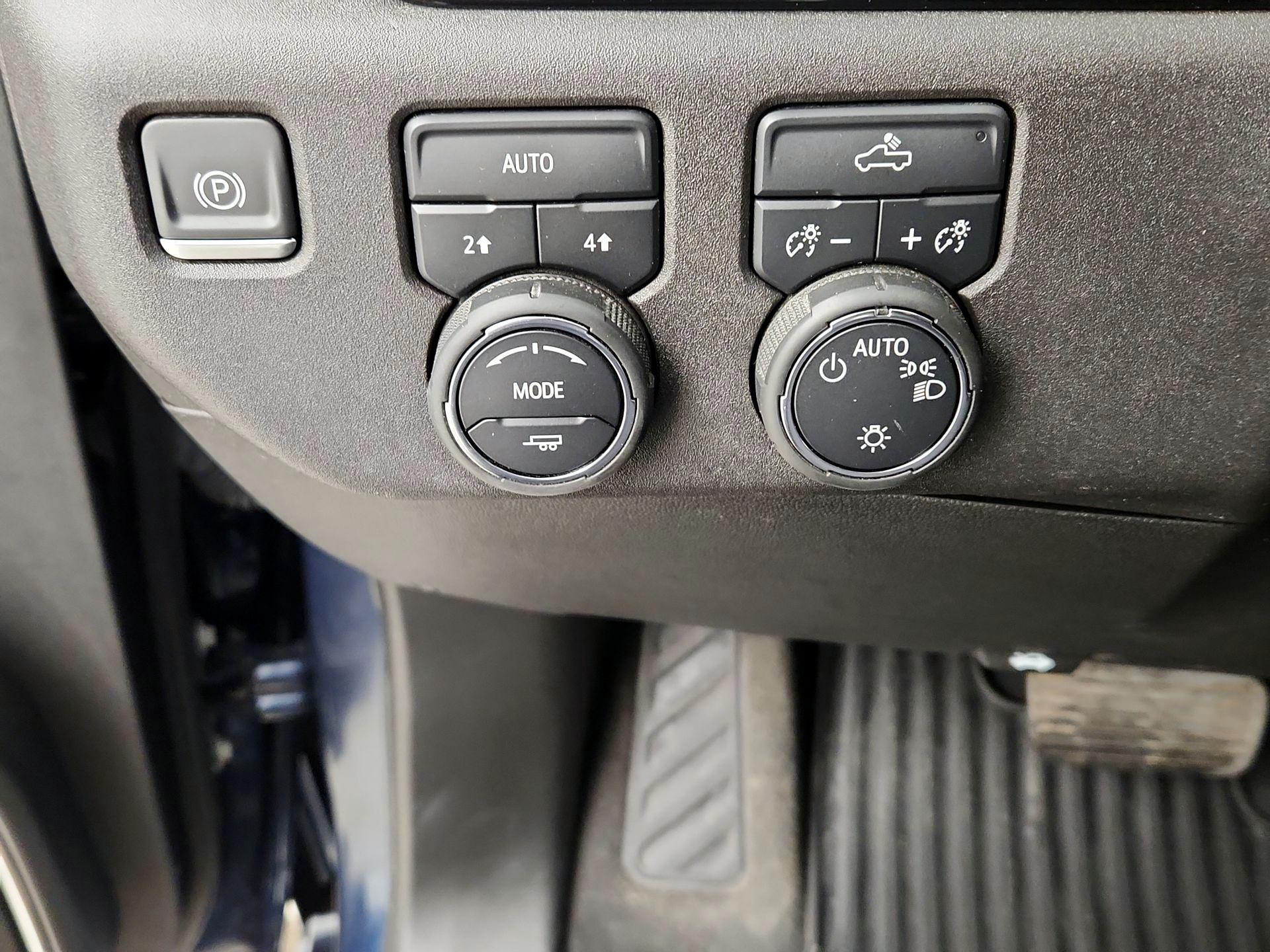 Thumbnail: 2022 Chevrolet Silverado 1500 - 13