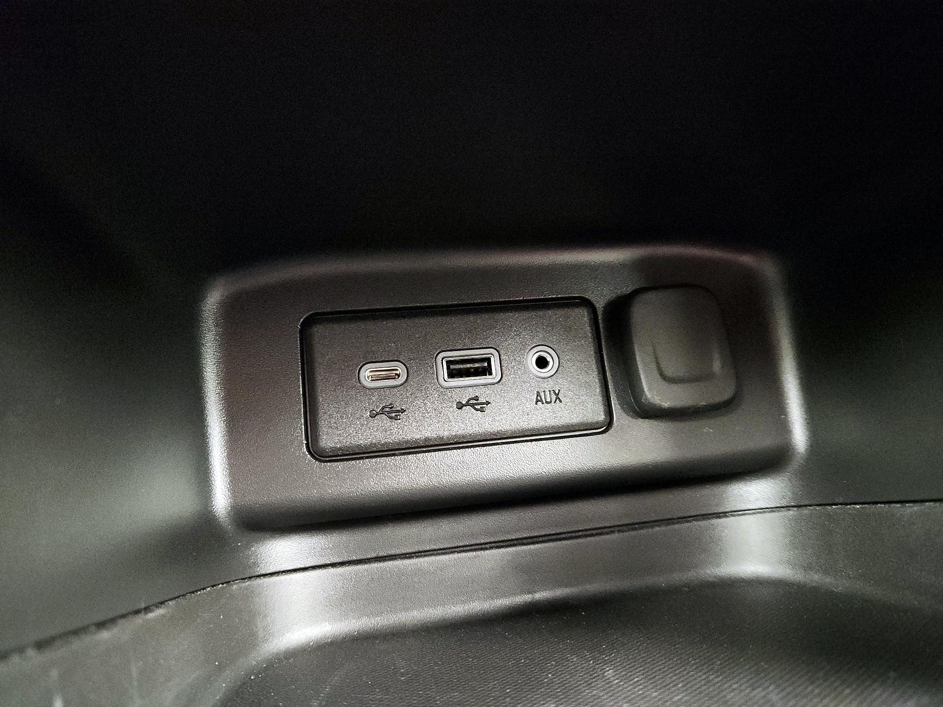 Thumbnail: 2022 Chevrolet Equinox - 18