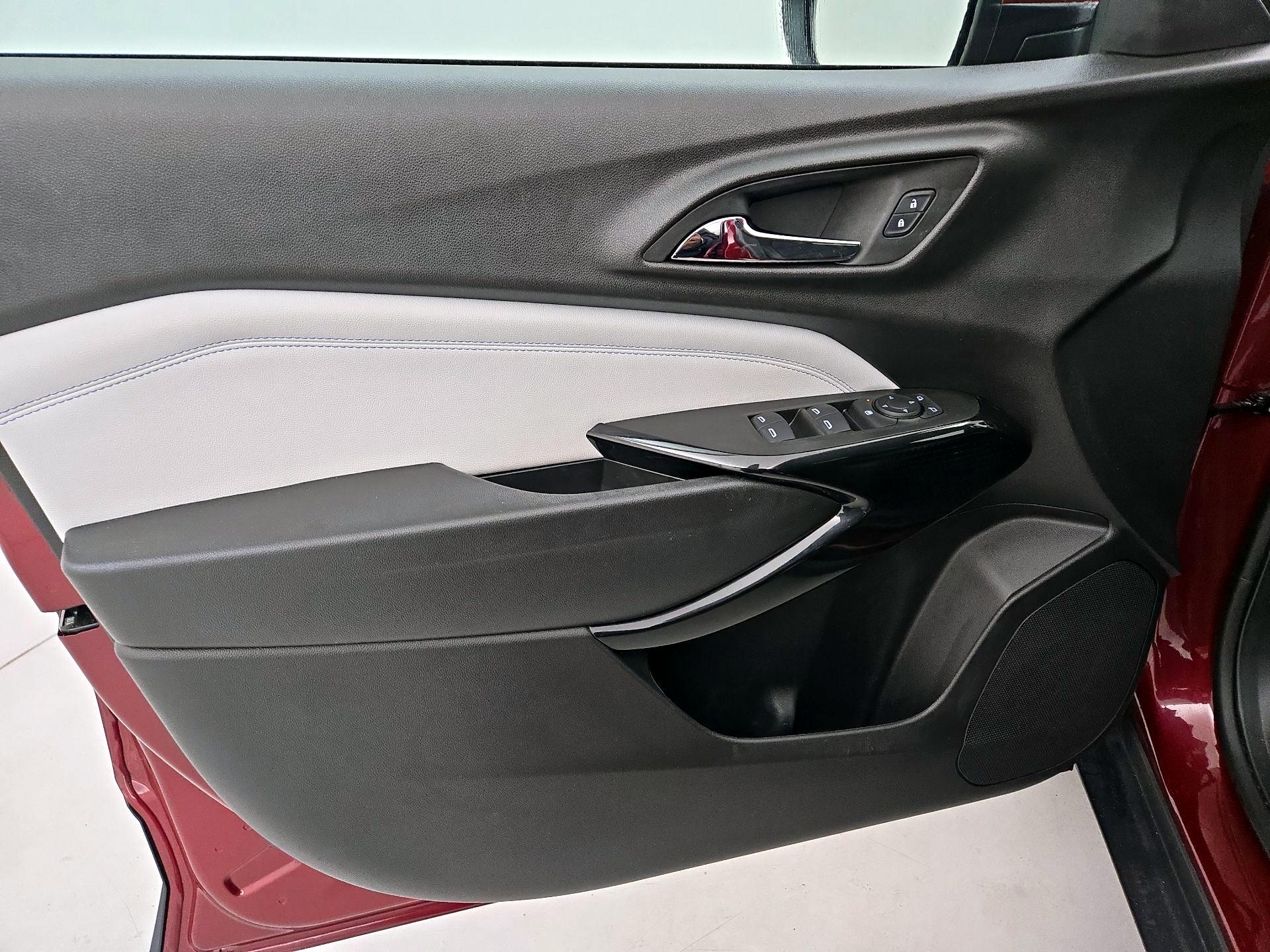 Thumbnail: 2025 Chevrolet Trax - 12