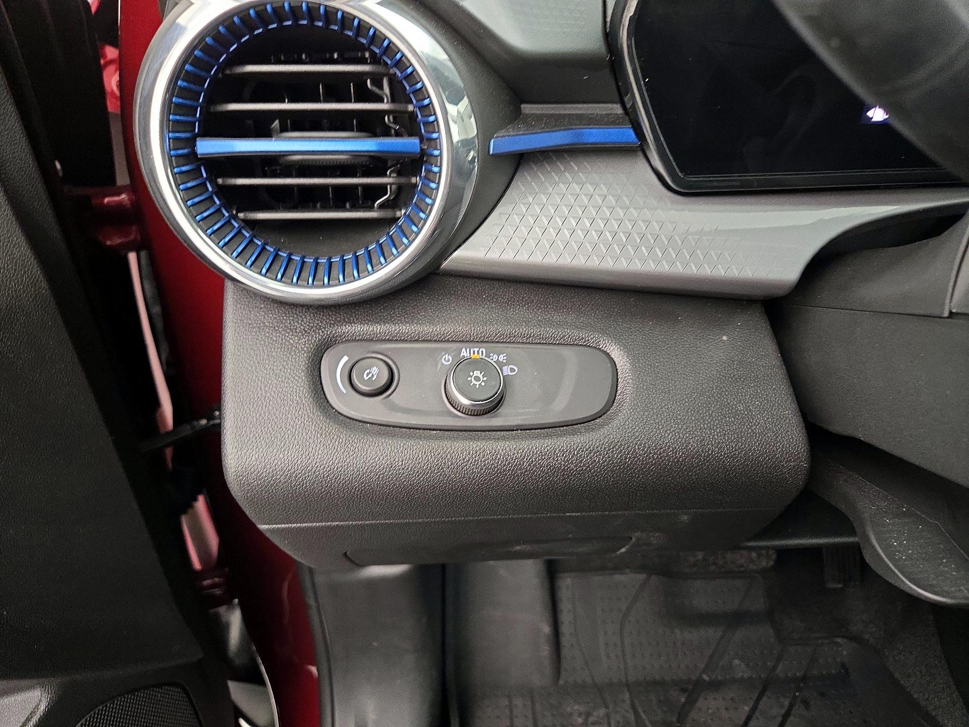 Thumbnail: 2025 Chevrolet Trax - 13