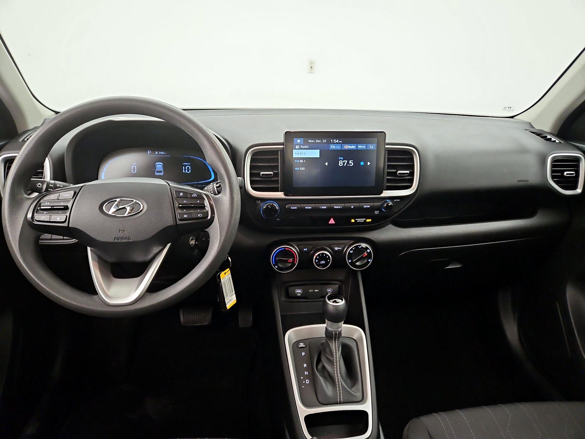 Thumbnail: 2023 Hyundai Venue - 9