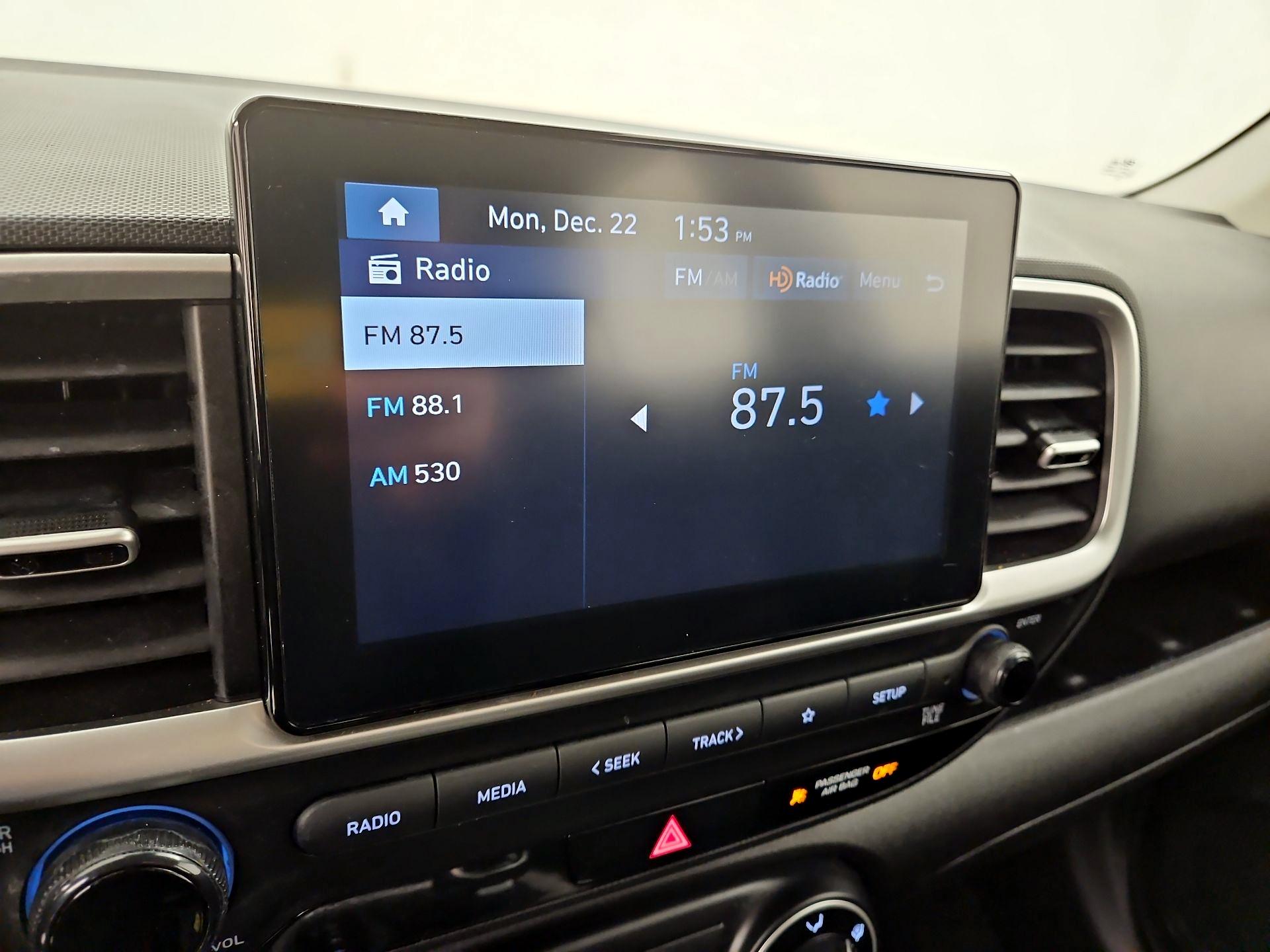 Thumbnail: 2023 Hyundai Venue - 15