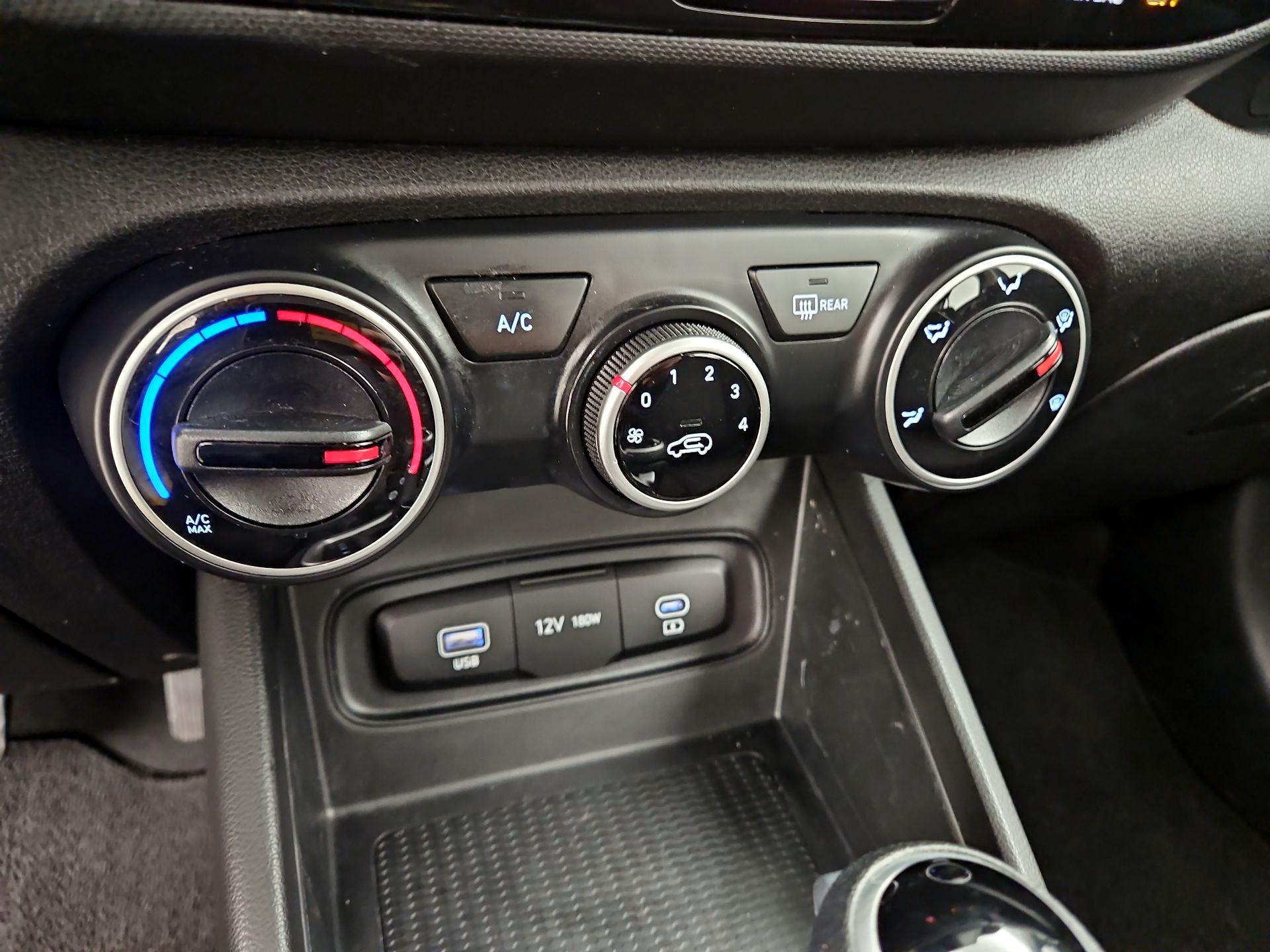 Thumbnail: 2023 Hyundai Venue - 16