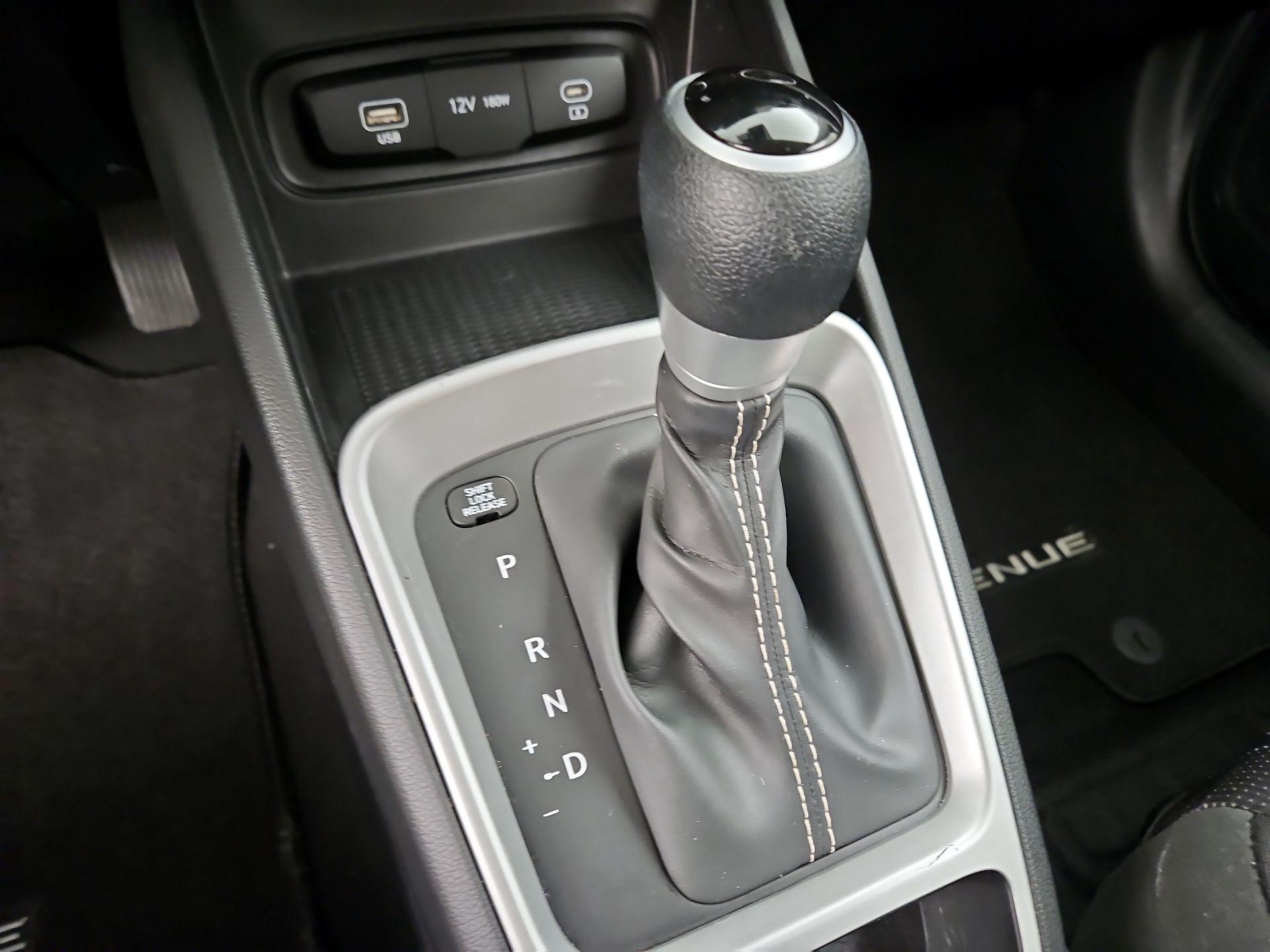 Thumbnail: 2023 Hyundai Venue - 17