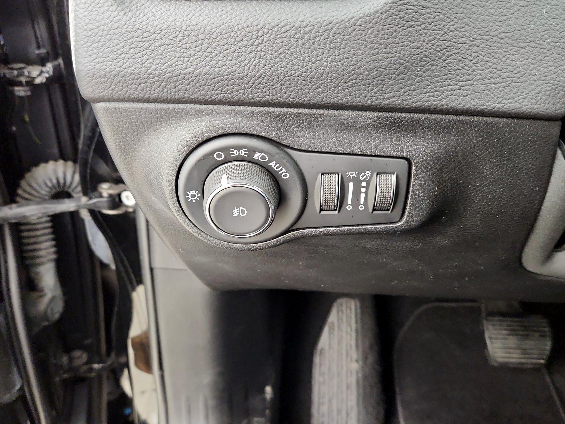 Thumbnail: 2019 Jeep Compass - 13