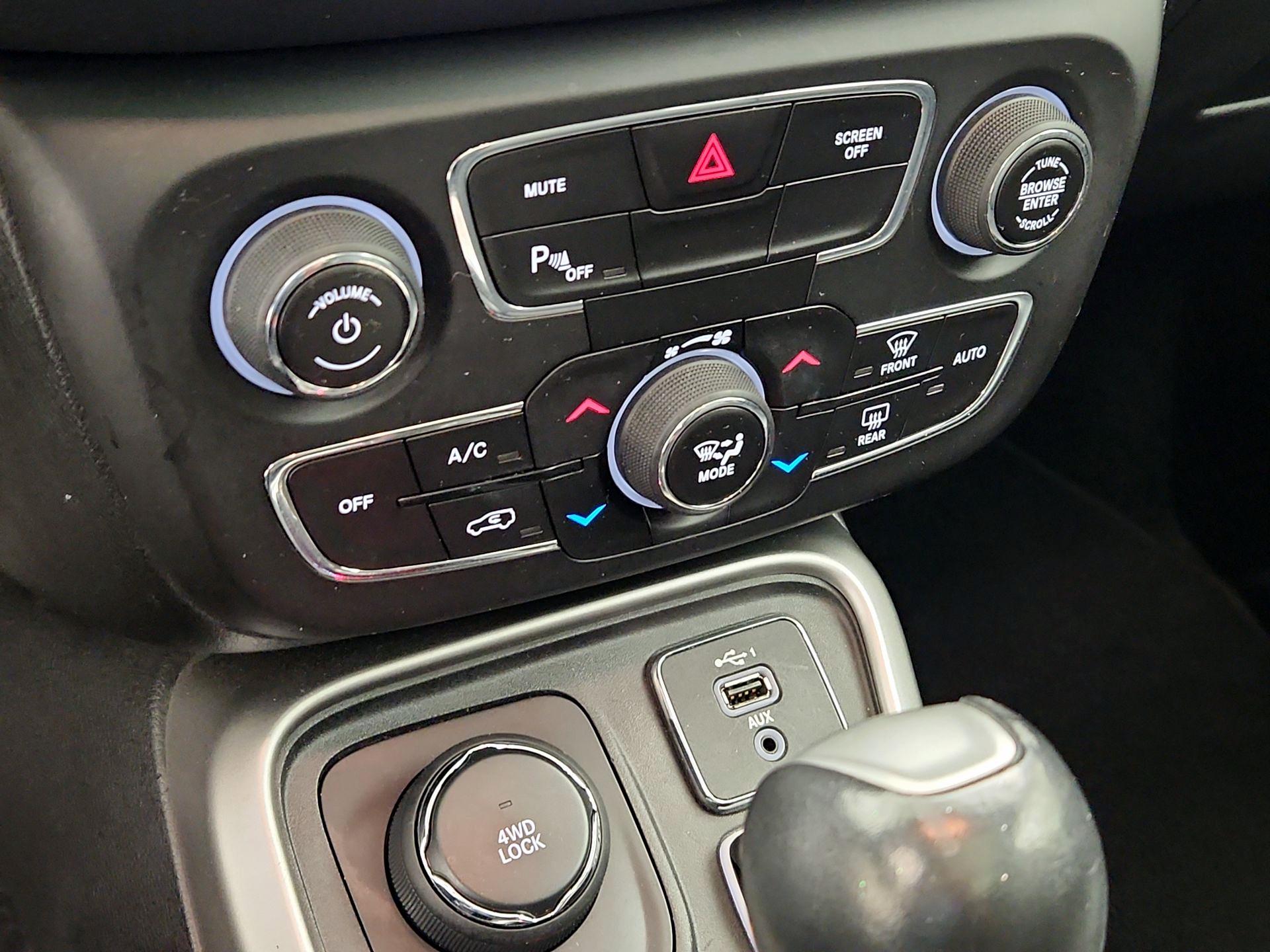 Thumbnail: 2019 Jeep Compass - 17