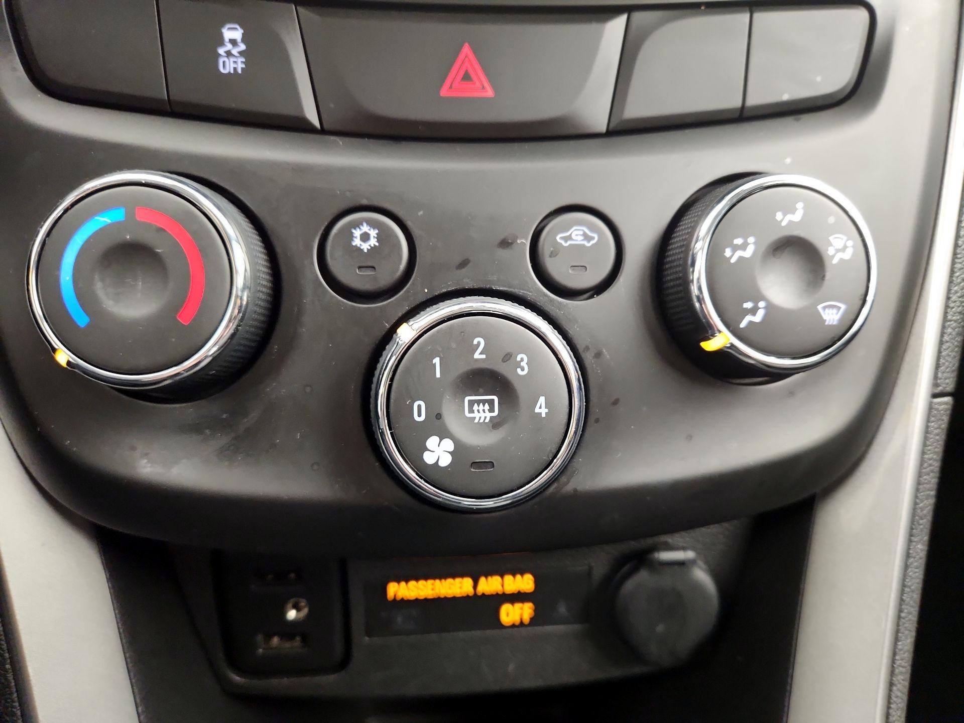 Thumbnail: 2018 Chevrolet Trax - 16