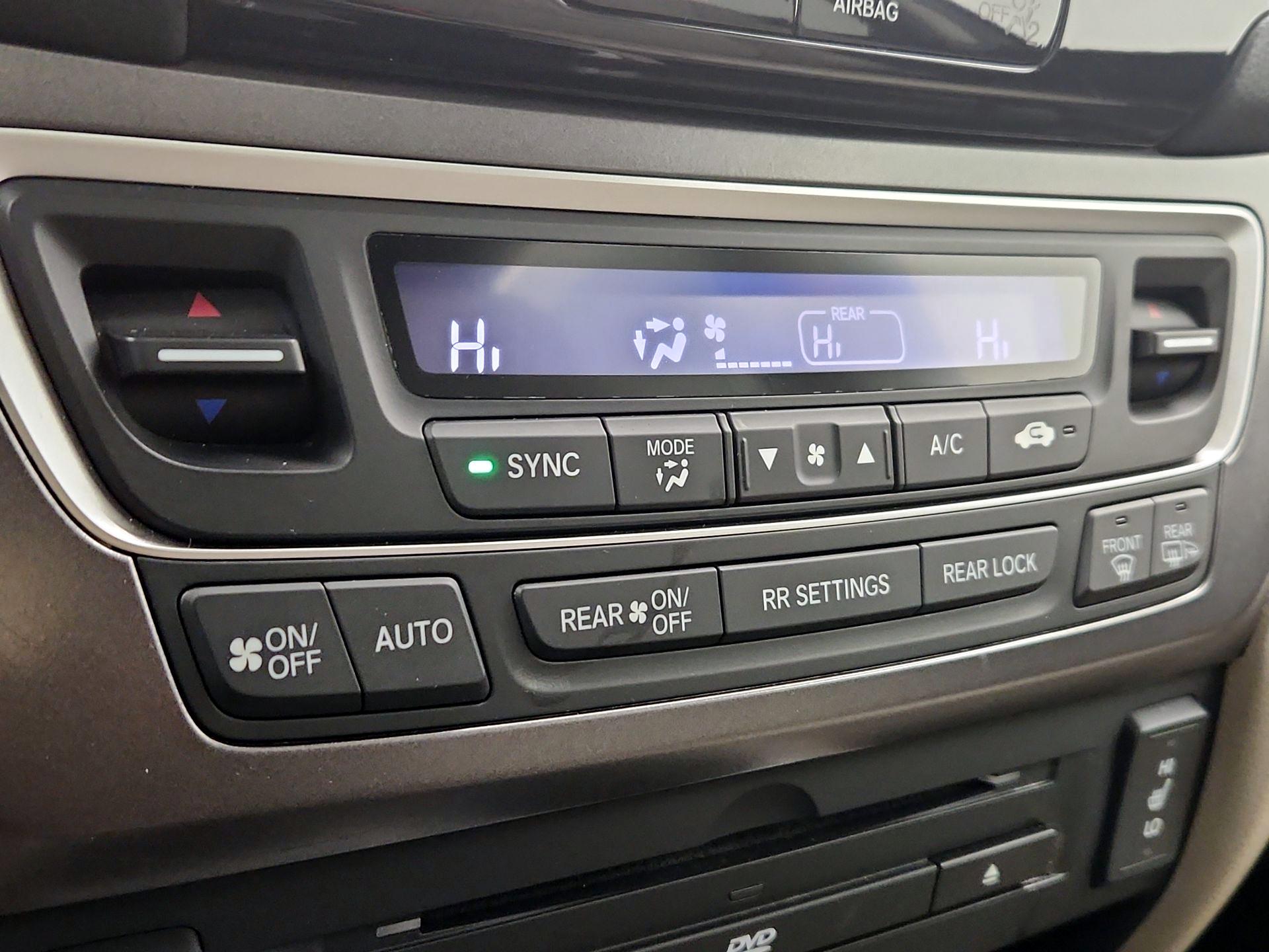 Thumbnail: 2016 Honda Pilot - 16