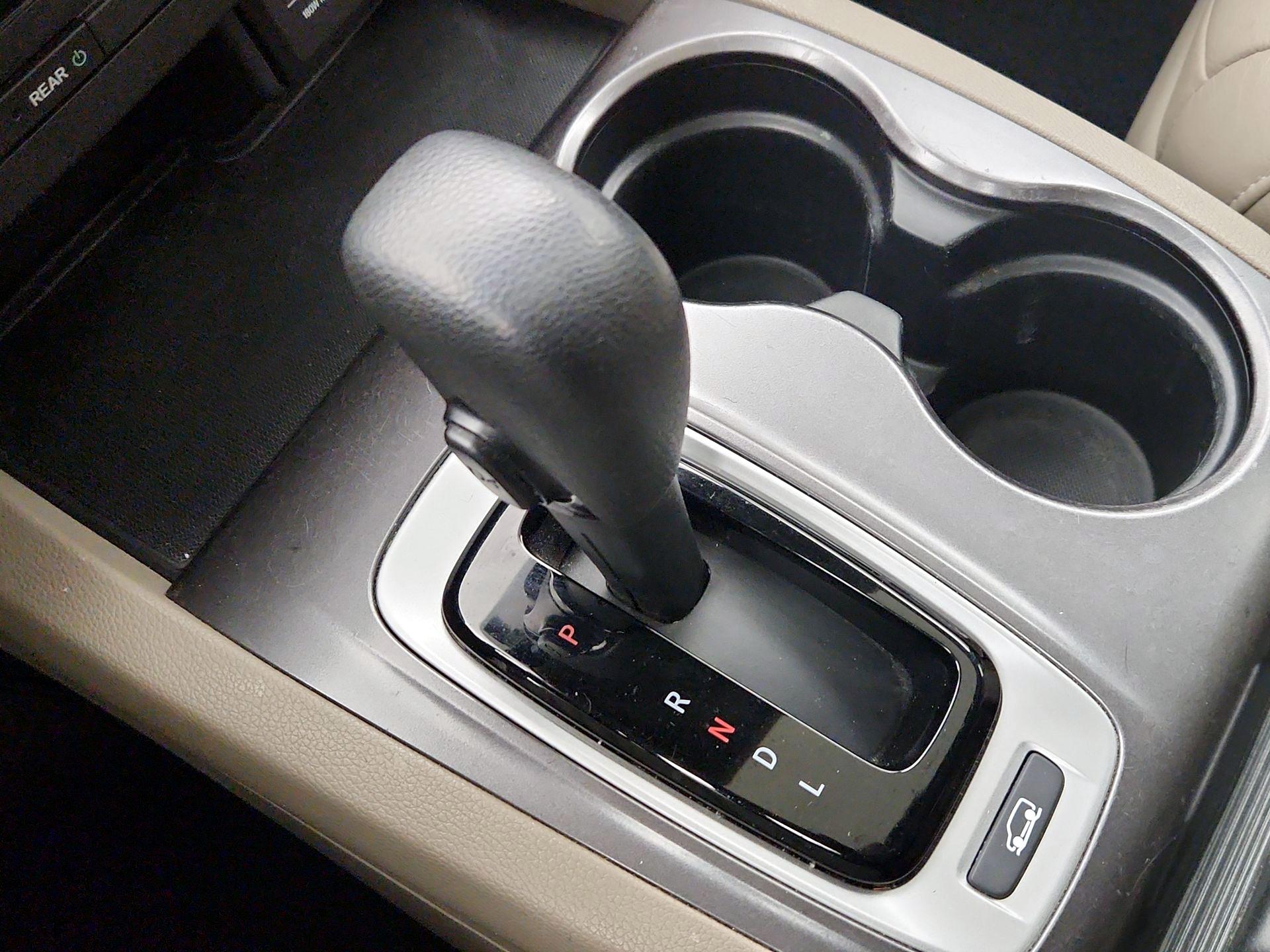 Thumbnail: 2016 Honda Pilot - 17