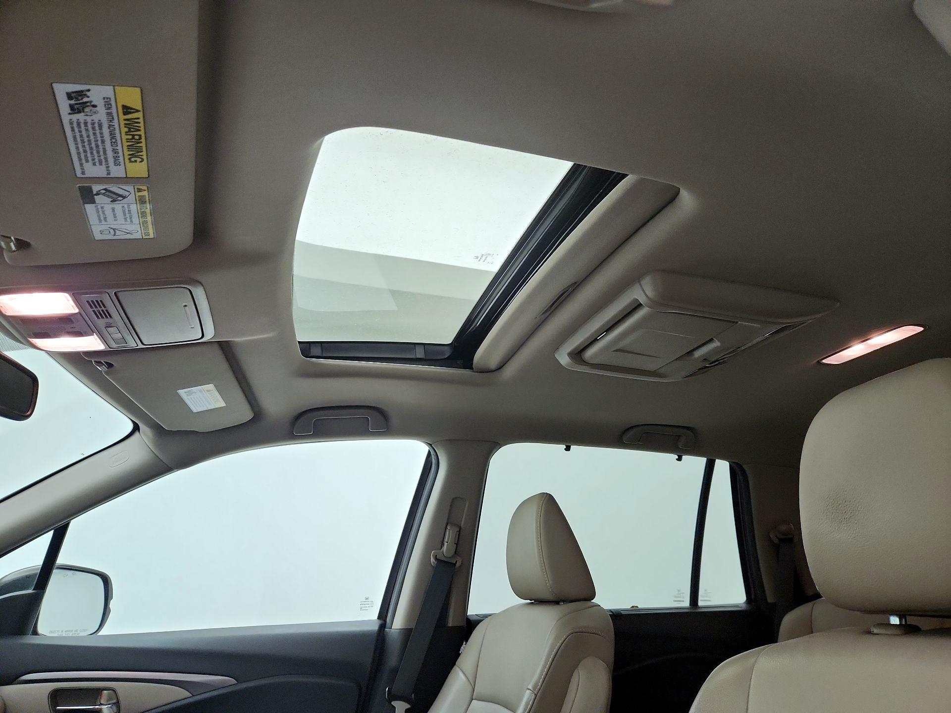 Thumbnail: 2016 Honda Pilot - 19