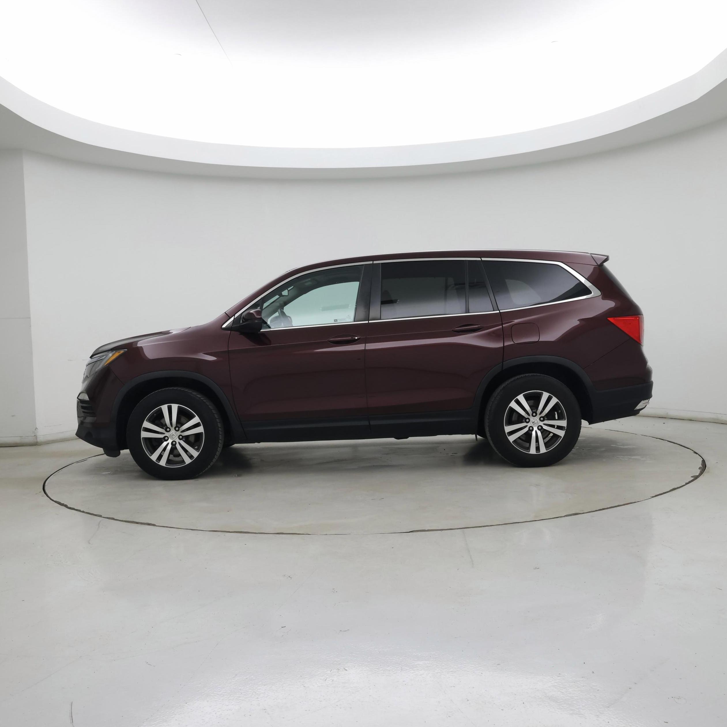 Thumbnail: 2016 Honda Pilot - 3