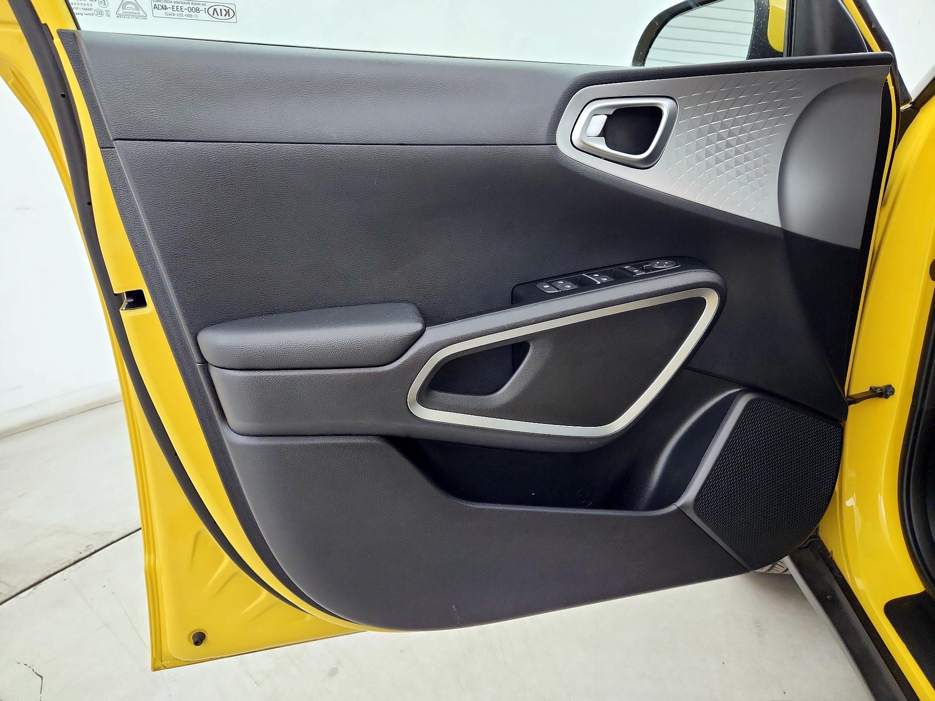 Thumbnail: 2020 Kia Soul - 12