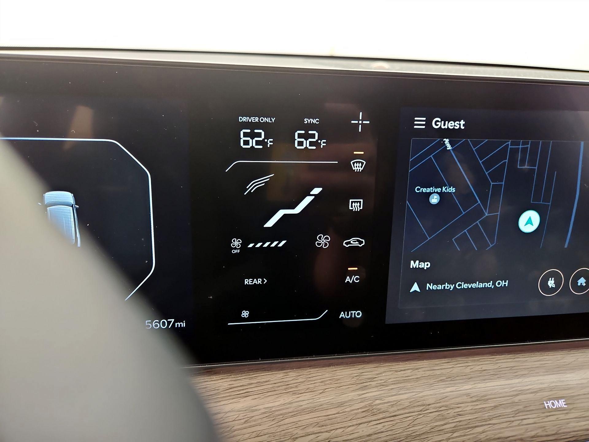 Thumbnail: 2024 Kia EV9 - 17