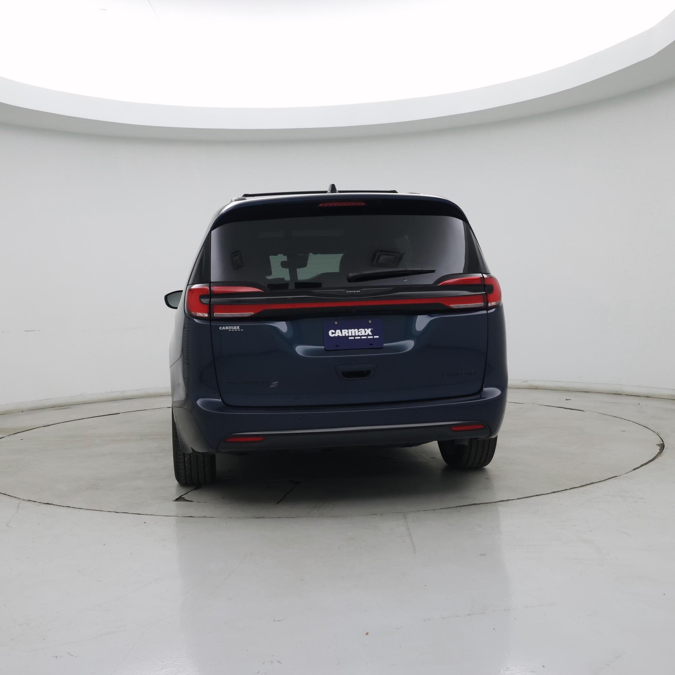 Thumbnail: 2023 Chrysler Pacifica - 6