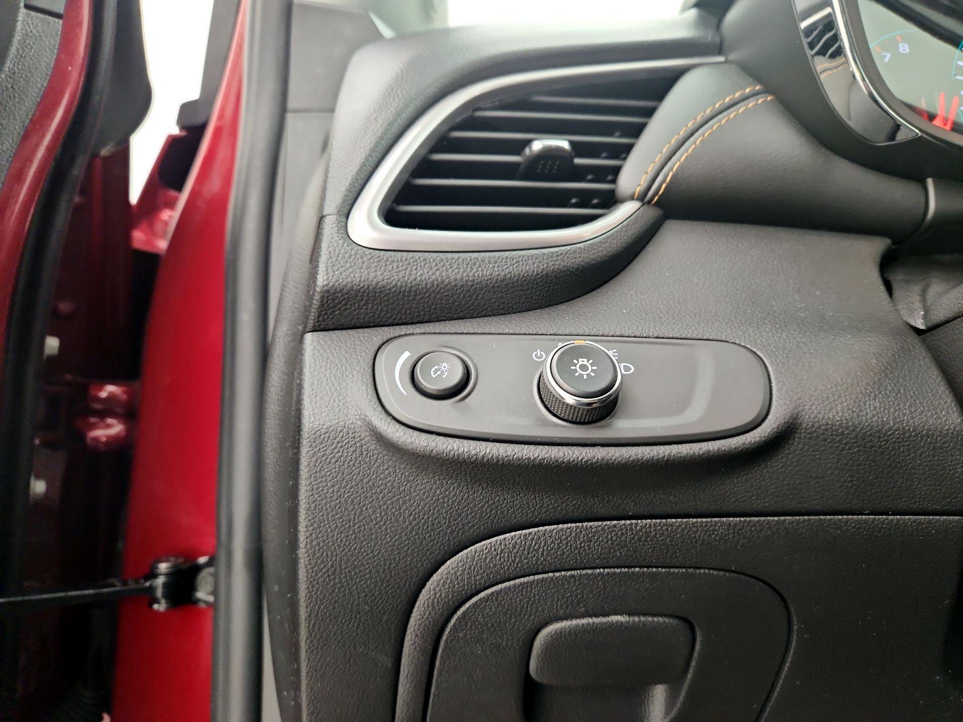 Thumbnail: 2022 Chevrolet Trax - 13