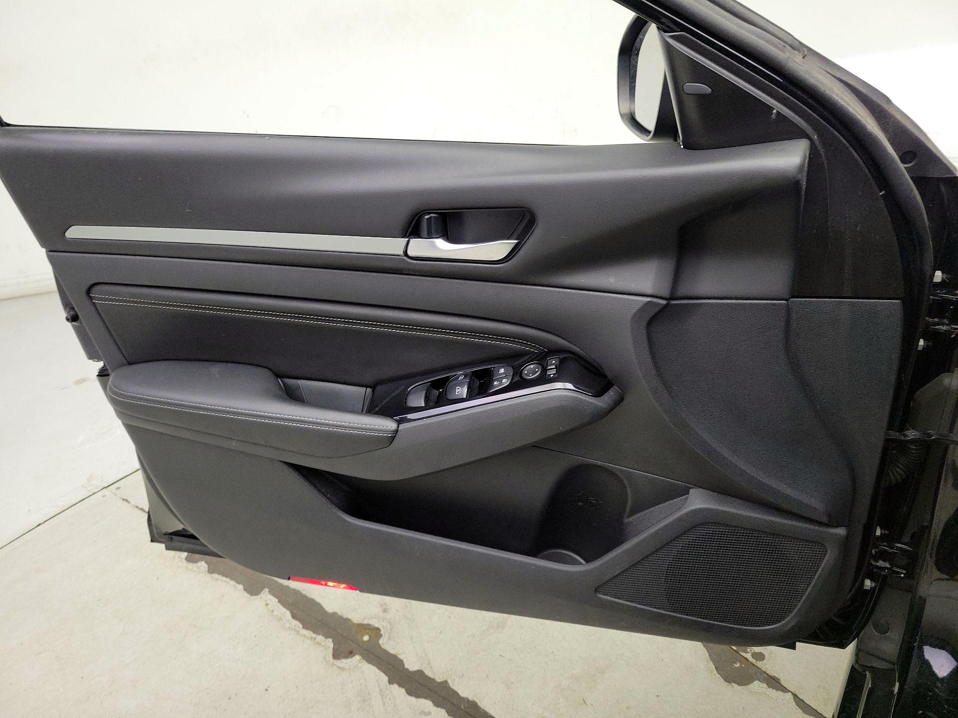 Thumbnail: 2021 Nissan Altima - 12