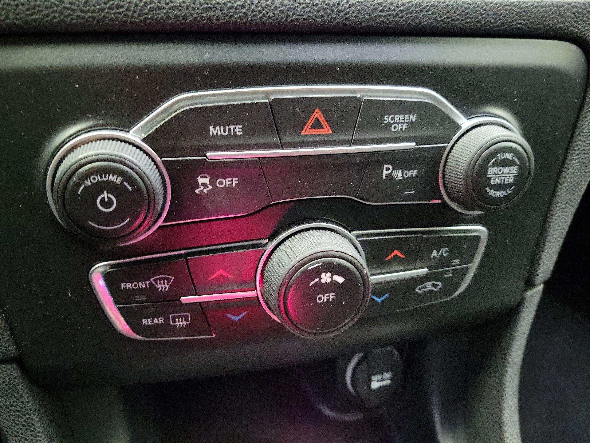 Thumbnail: 2022 Dodge Charger - 16