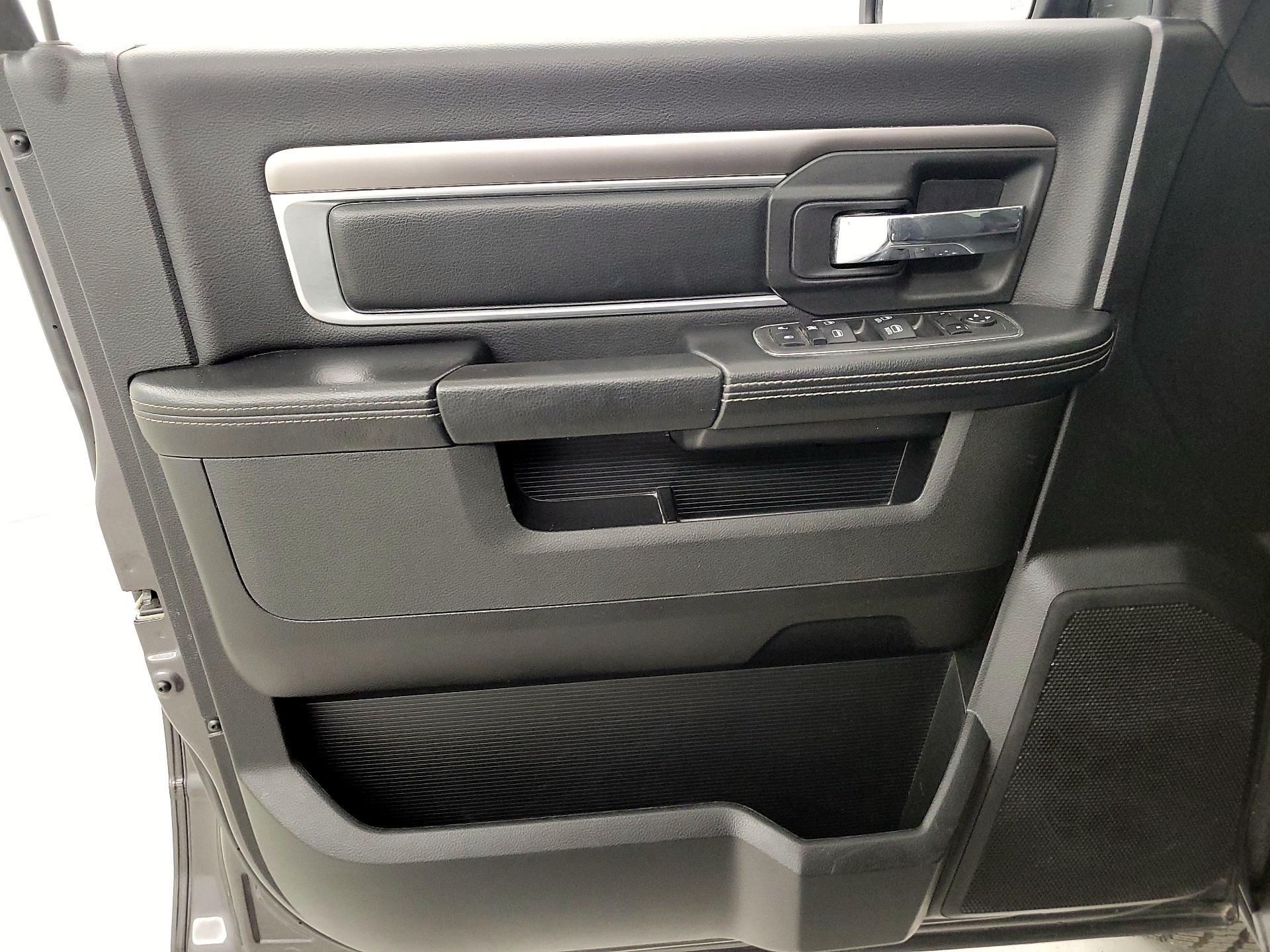 Thumbnail: 2023 RAM 1500 Classic - 12