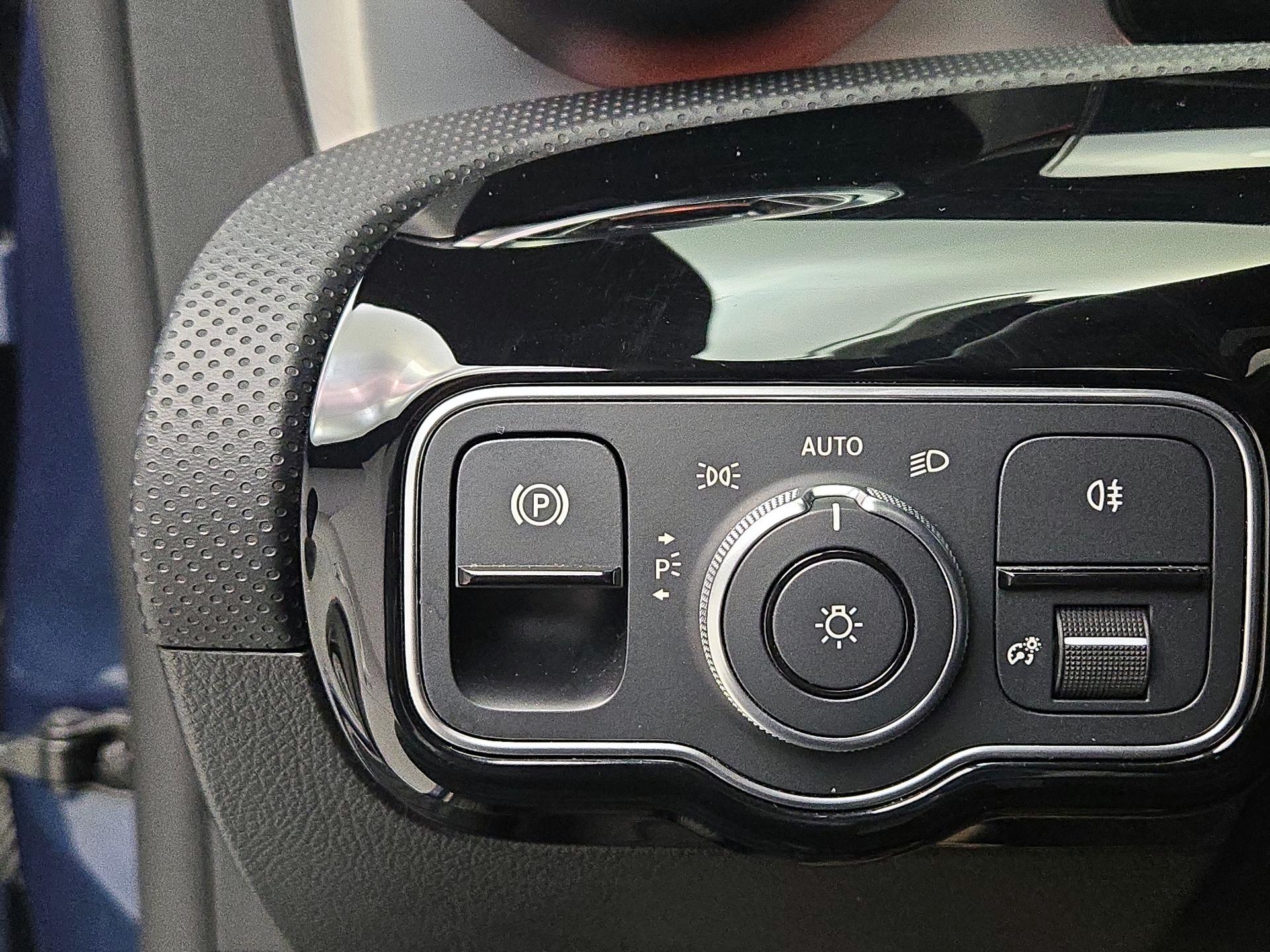 Thumbnail: 2023 Mercedes-Benz CLA - 13