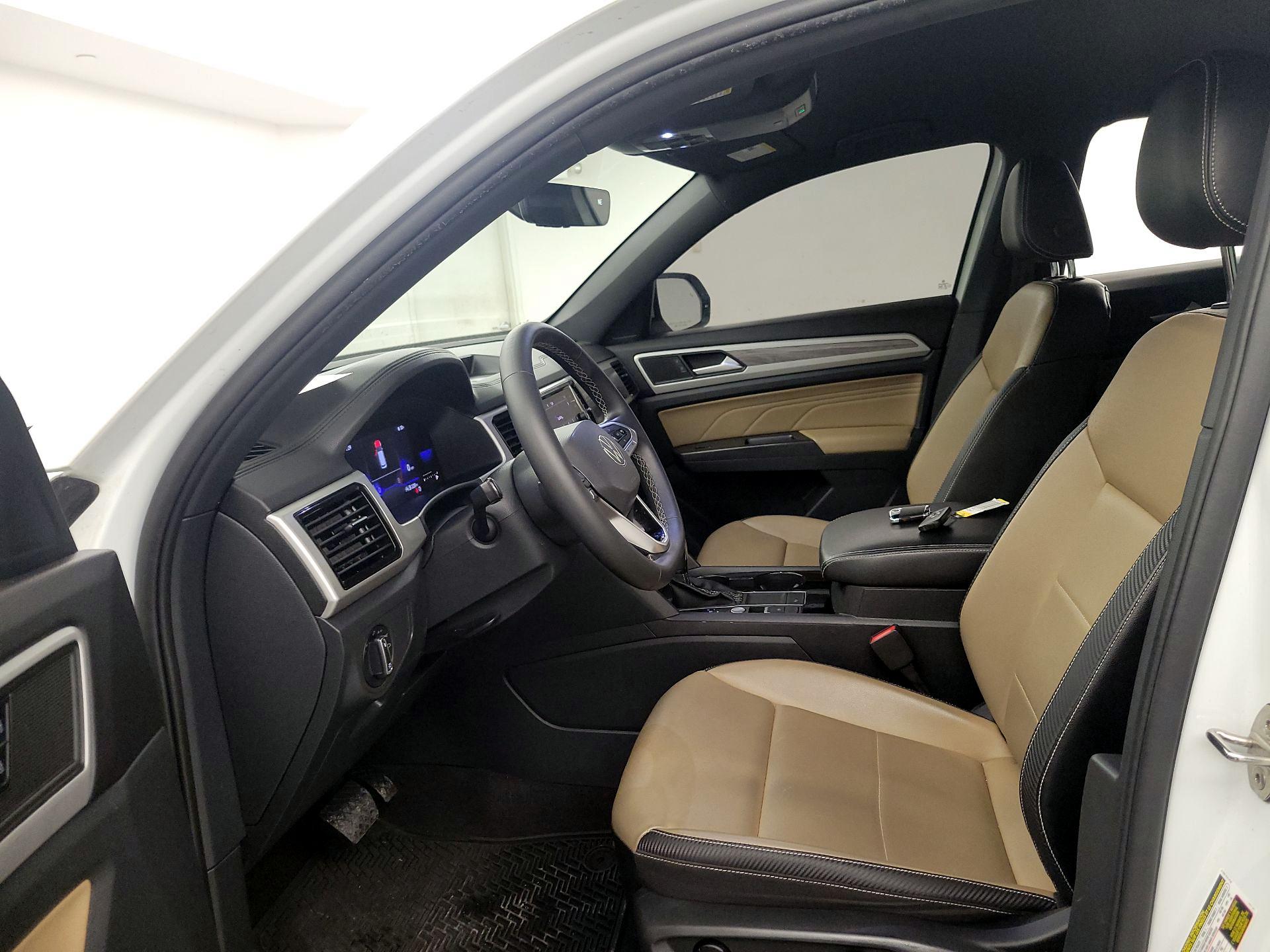 Thumbnail: 2022 Volkswagen Atlas - 11