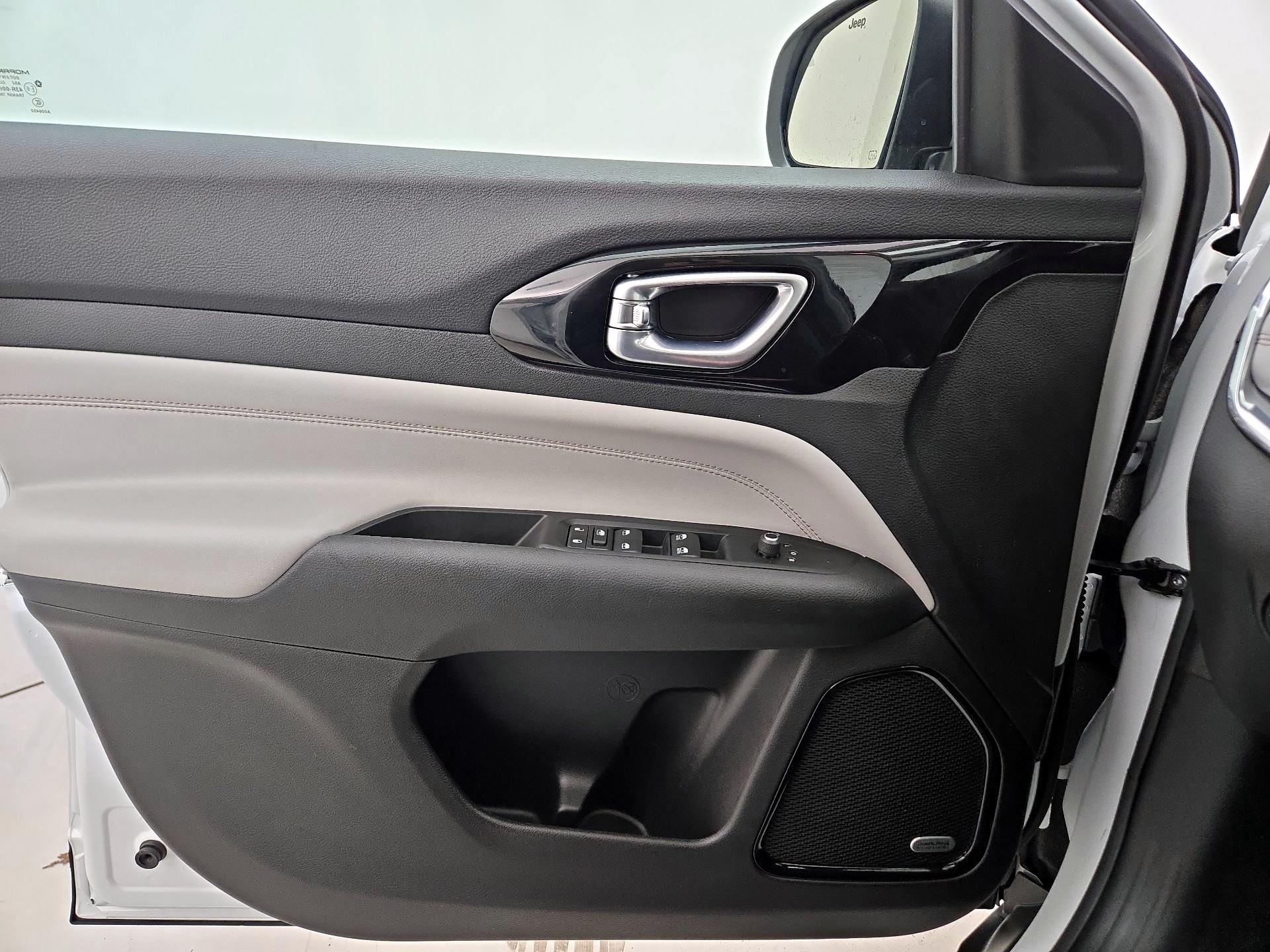 Thumbnail: 2022 Jeep Compass - 12