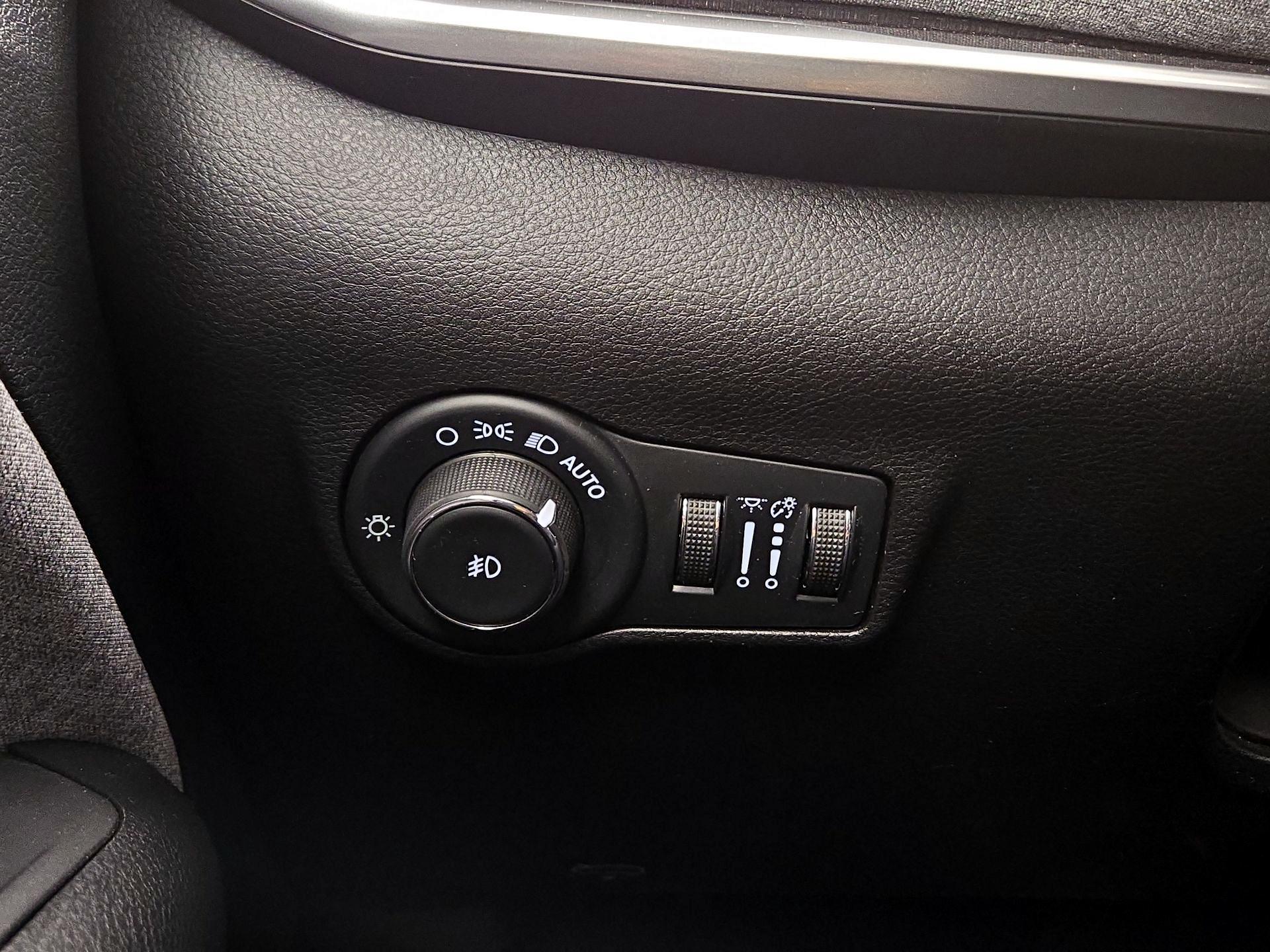 Thumbnail: 2022 Jeep Compass - 13