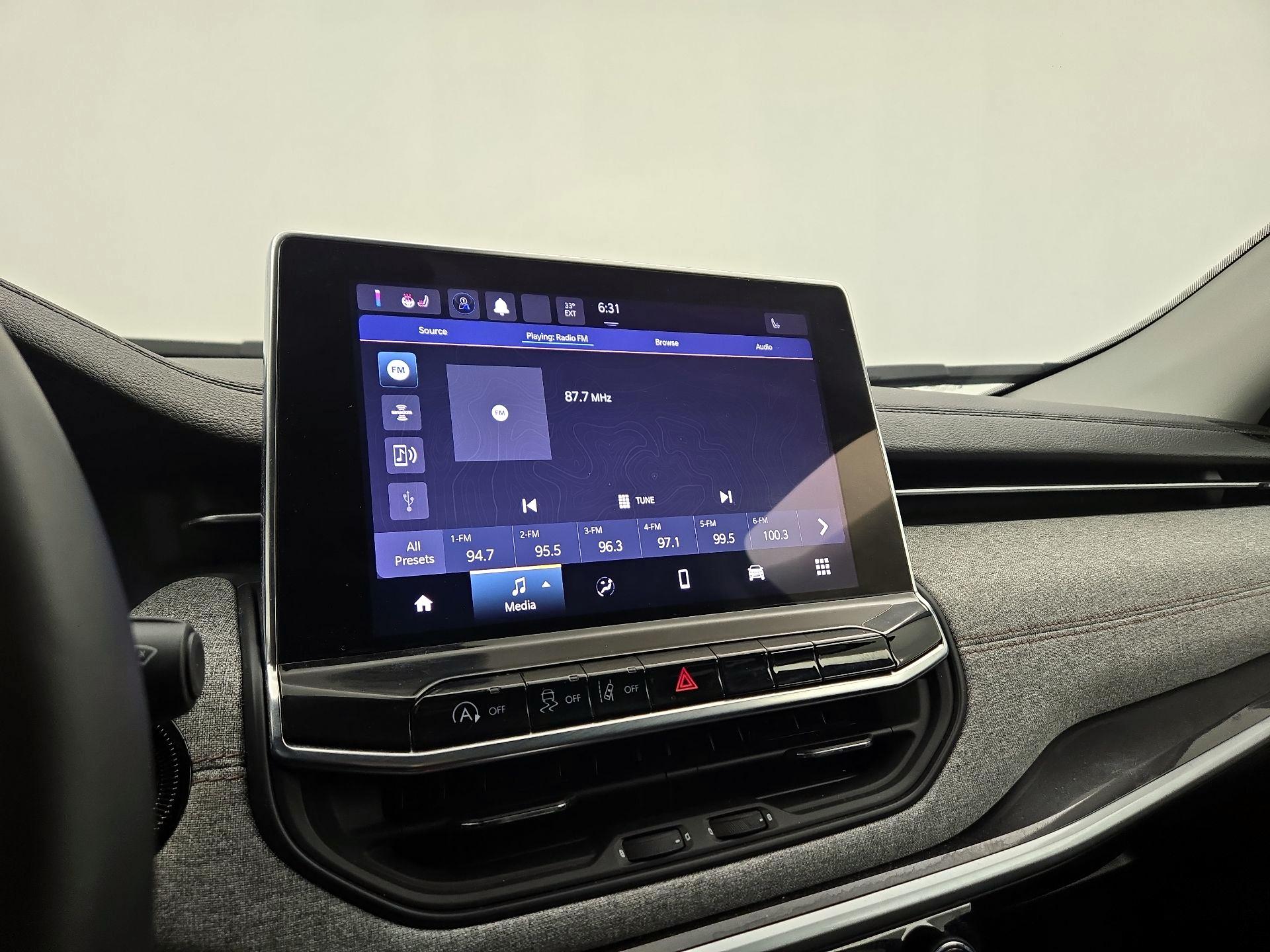 Thumbnail: 2022 Jeep Compass - 15