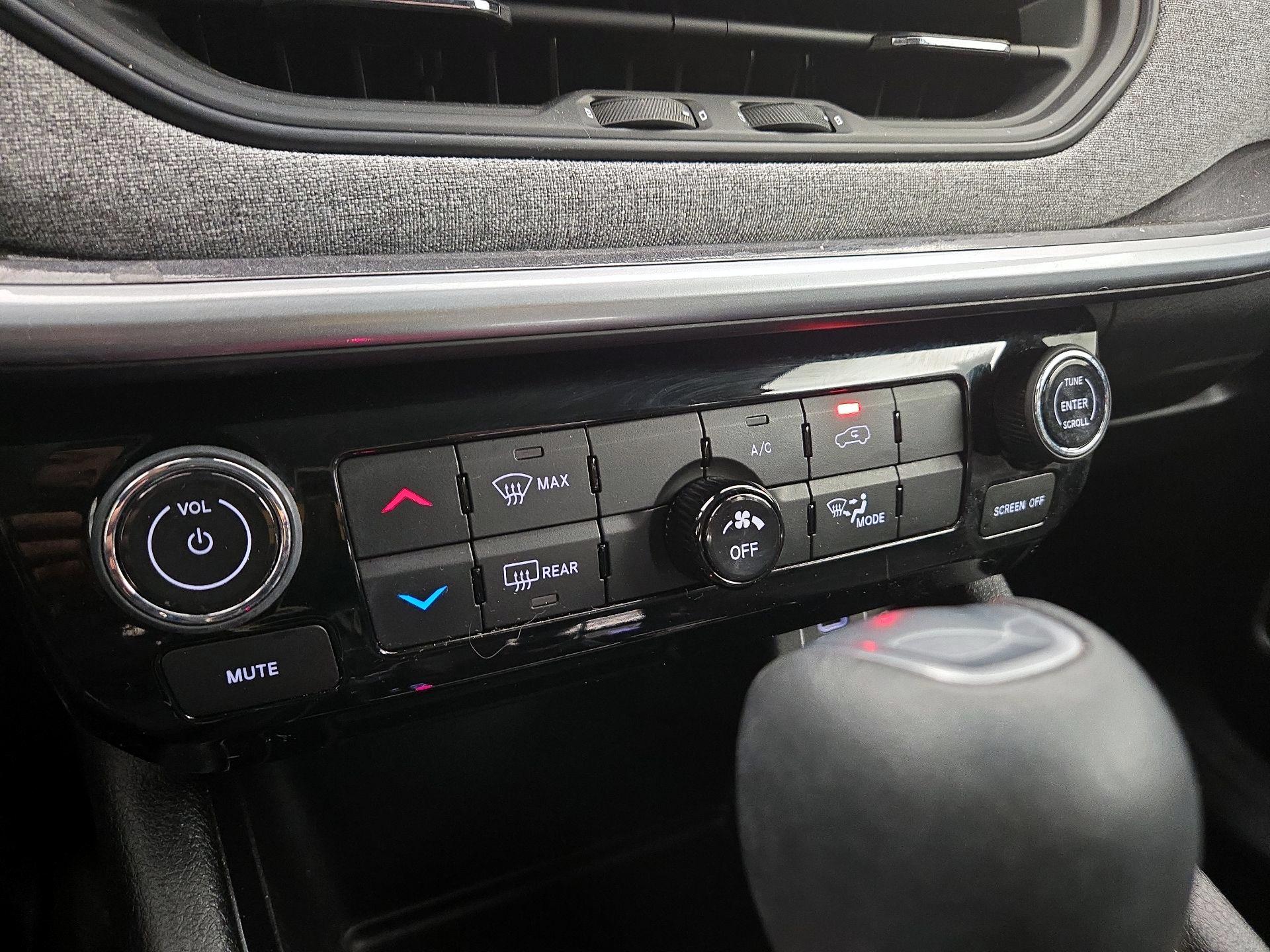 Thumbnail: 2022 Jeep Compass - 16