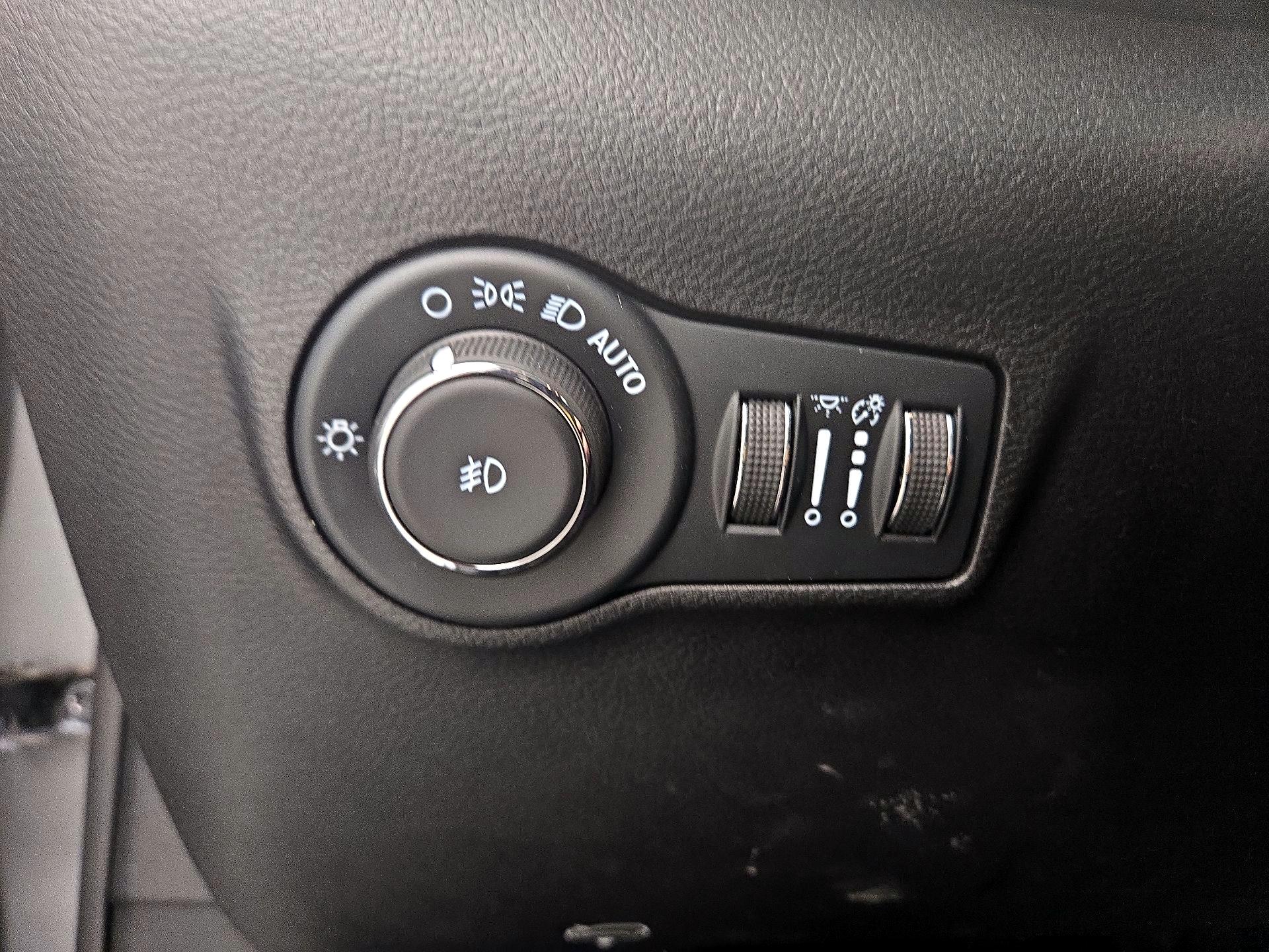 Thumbnail: 2022 Jeep Compass - 13