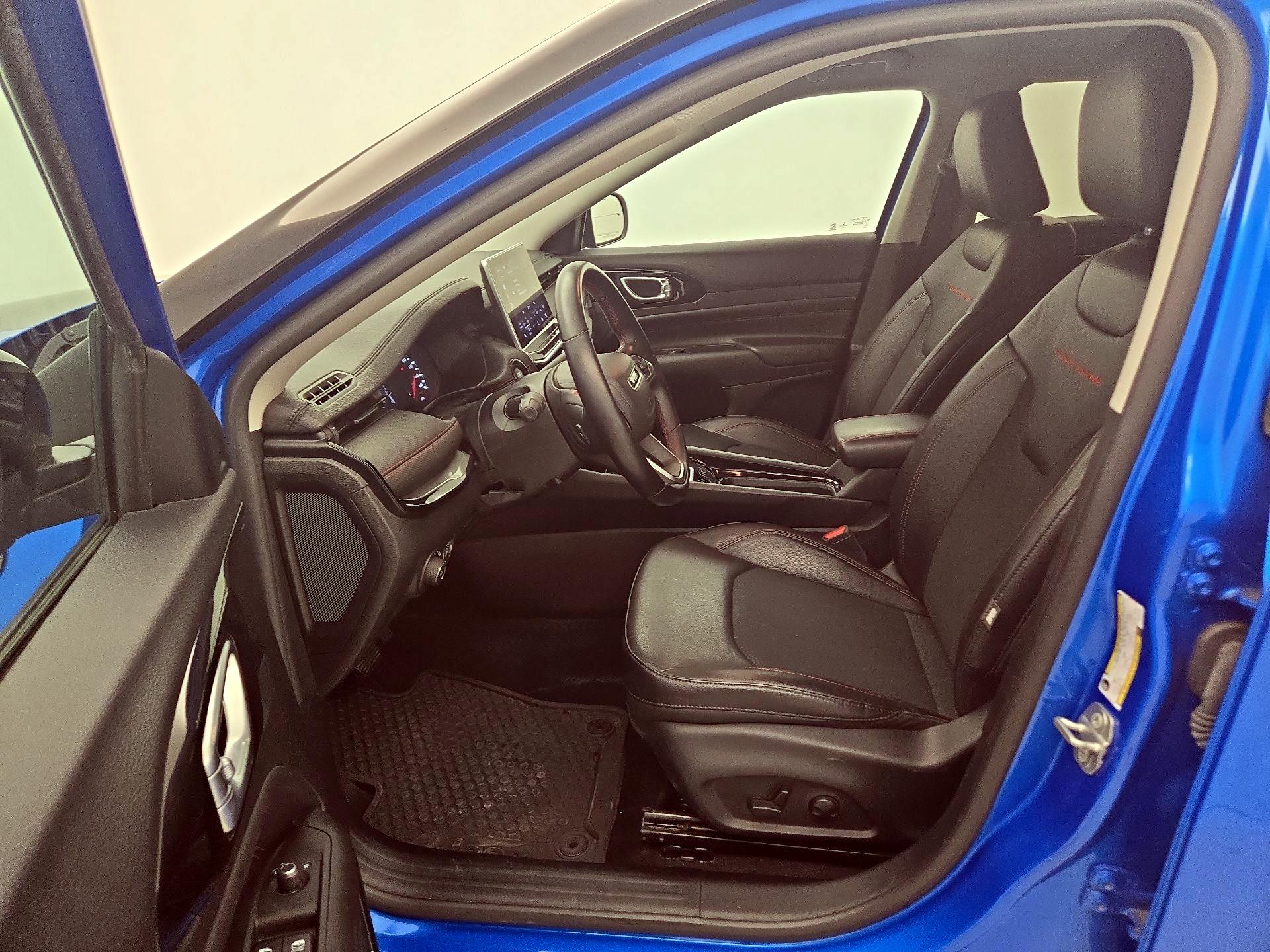 Thumbnail: 2022 Jeep Compass - 11